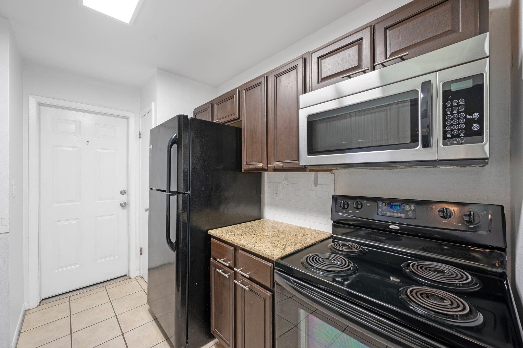 112 River Hills Dr, San Marcos, TX 78666