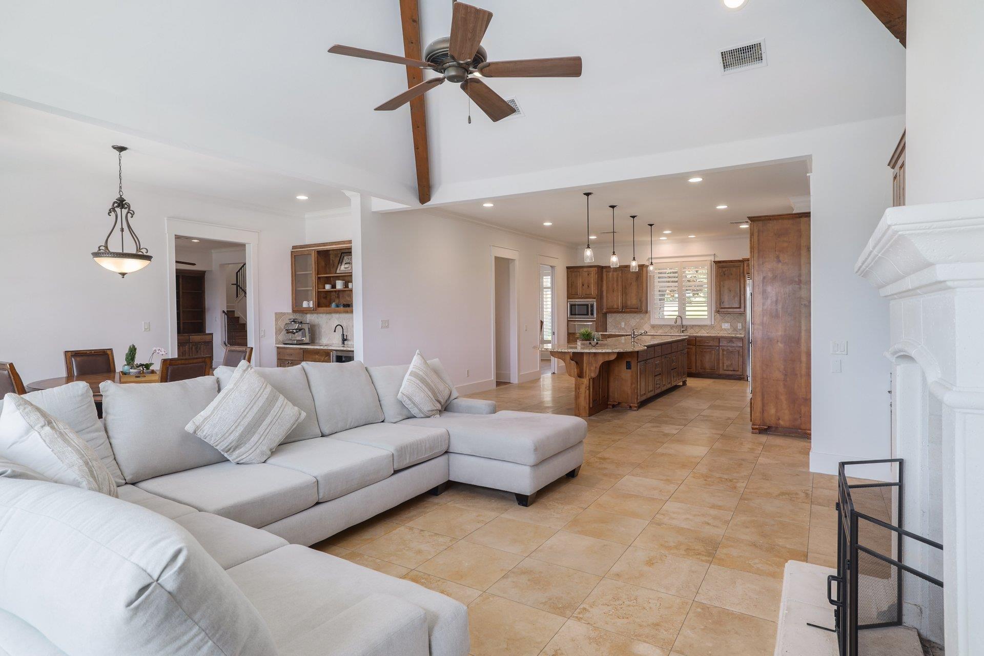 508 Golden Bear Dr, Austin, TX 78738