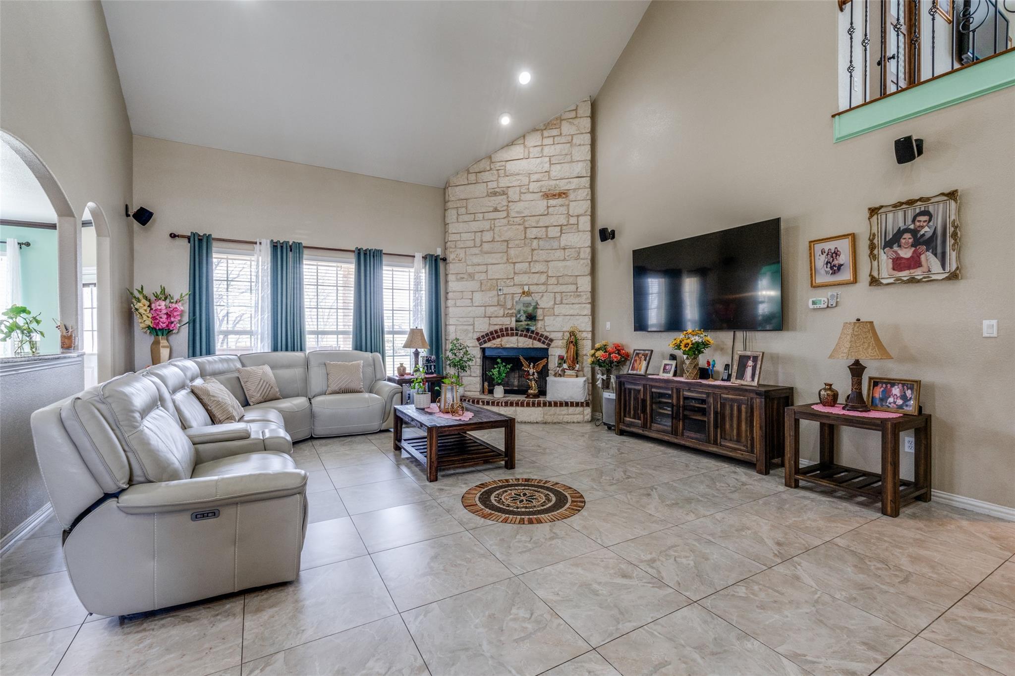 323 Woodbrook Trl, Buda, TX 78610