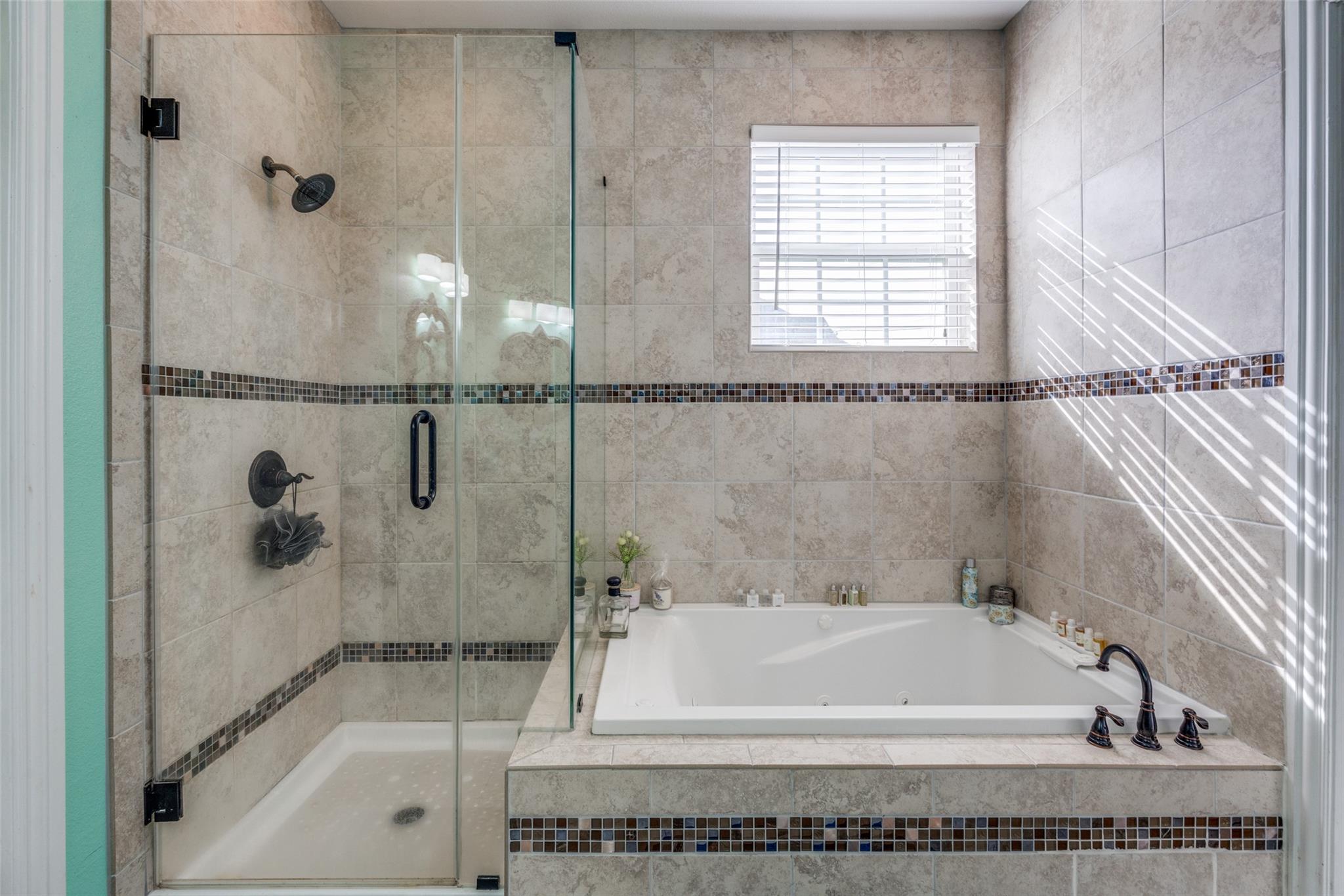323 Woodbrook Trl, Buda, TX 78610