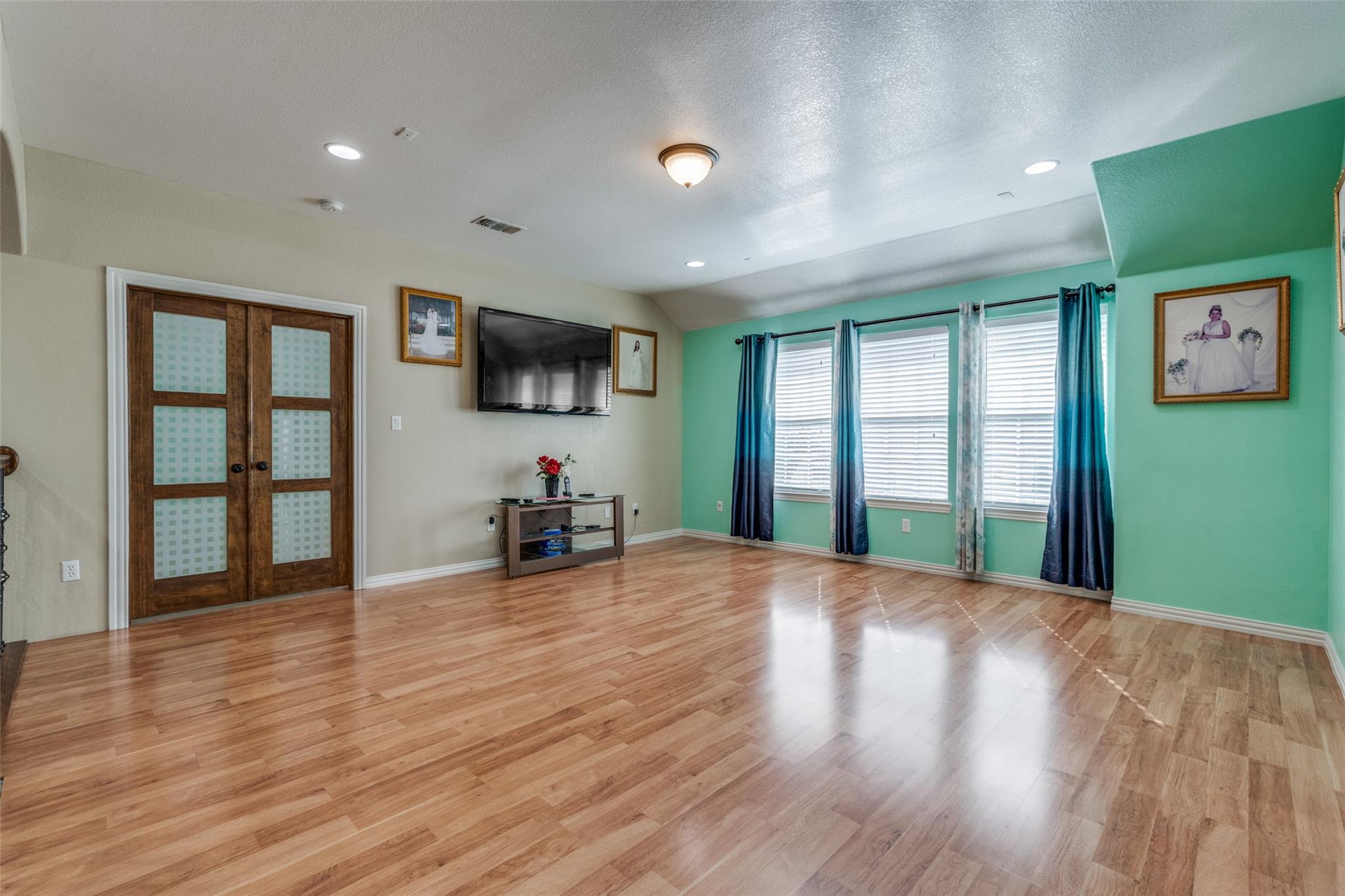 323 Woodbrook Trl, Buda, TX 78610