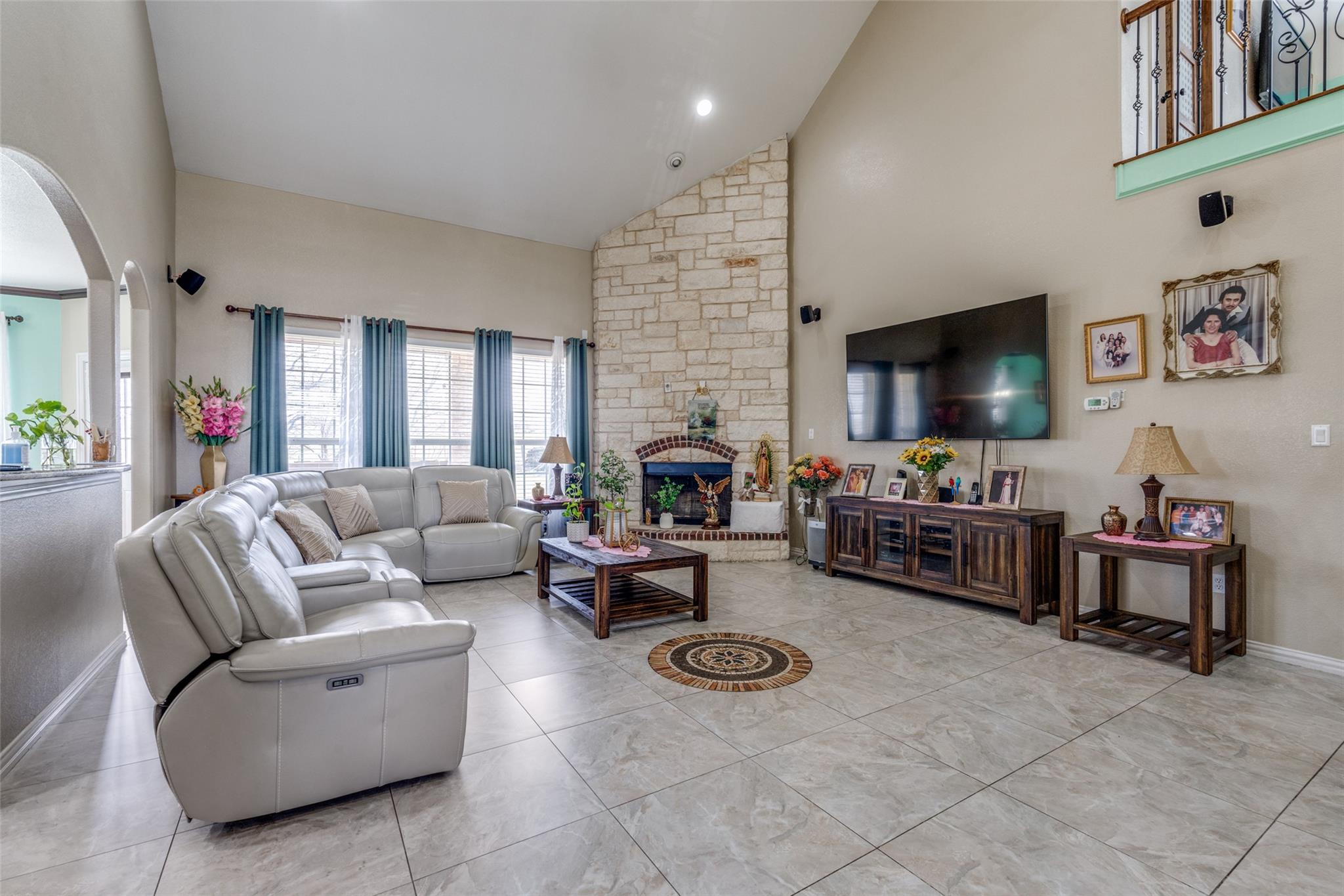 323 Woodbrook Trl, Buda, TX 78610