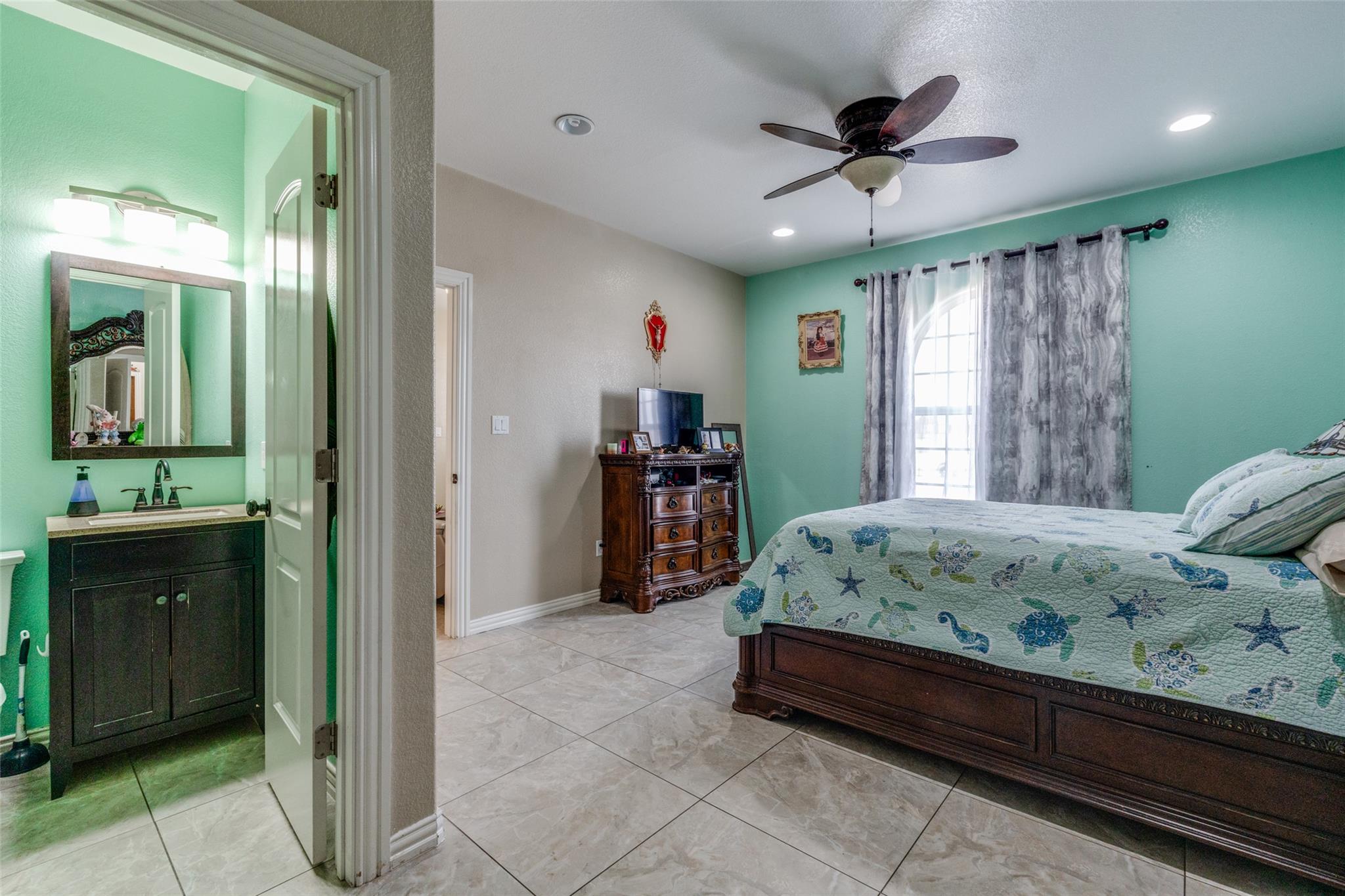 323 Woodbrook Trl, Buda, TX 78610