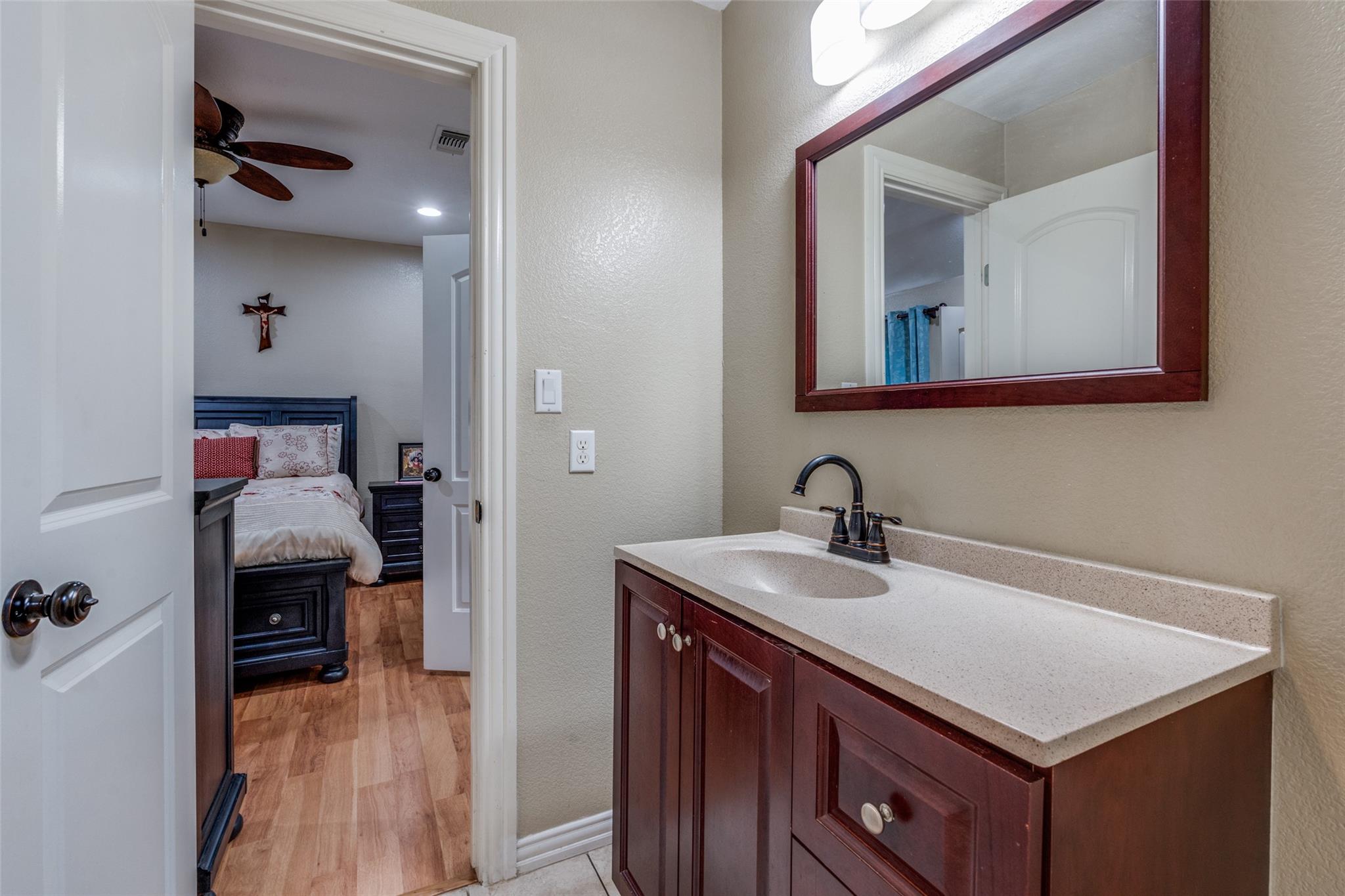 323 Woodbrook Trl, Buda, TX 78610