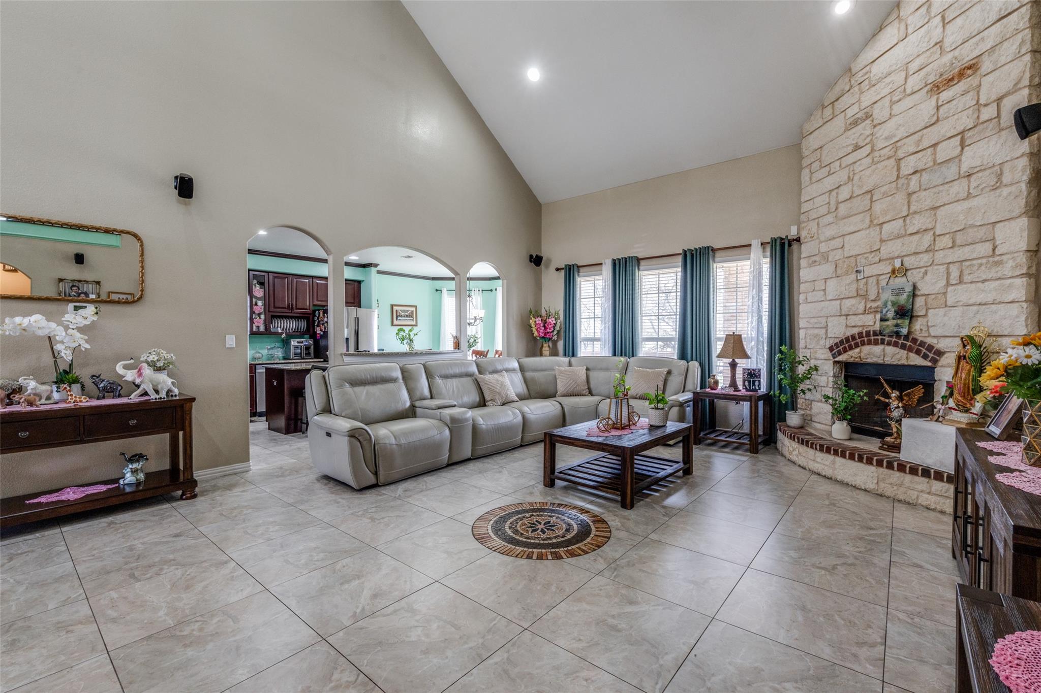 323 Woodbrook Trl, Buda, TX 78610