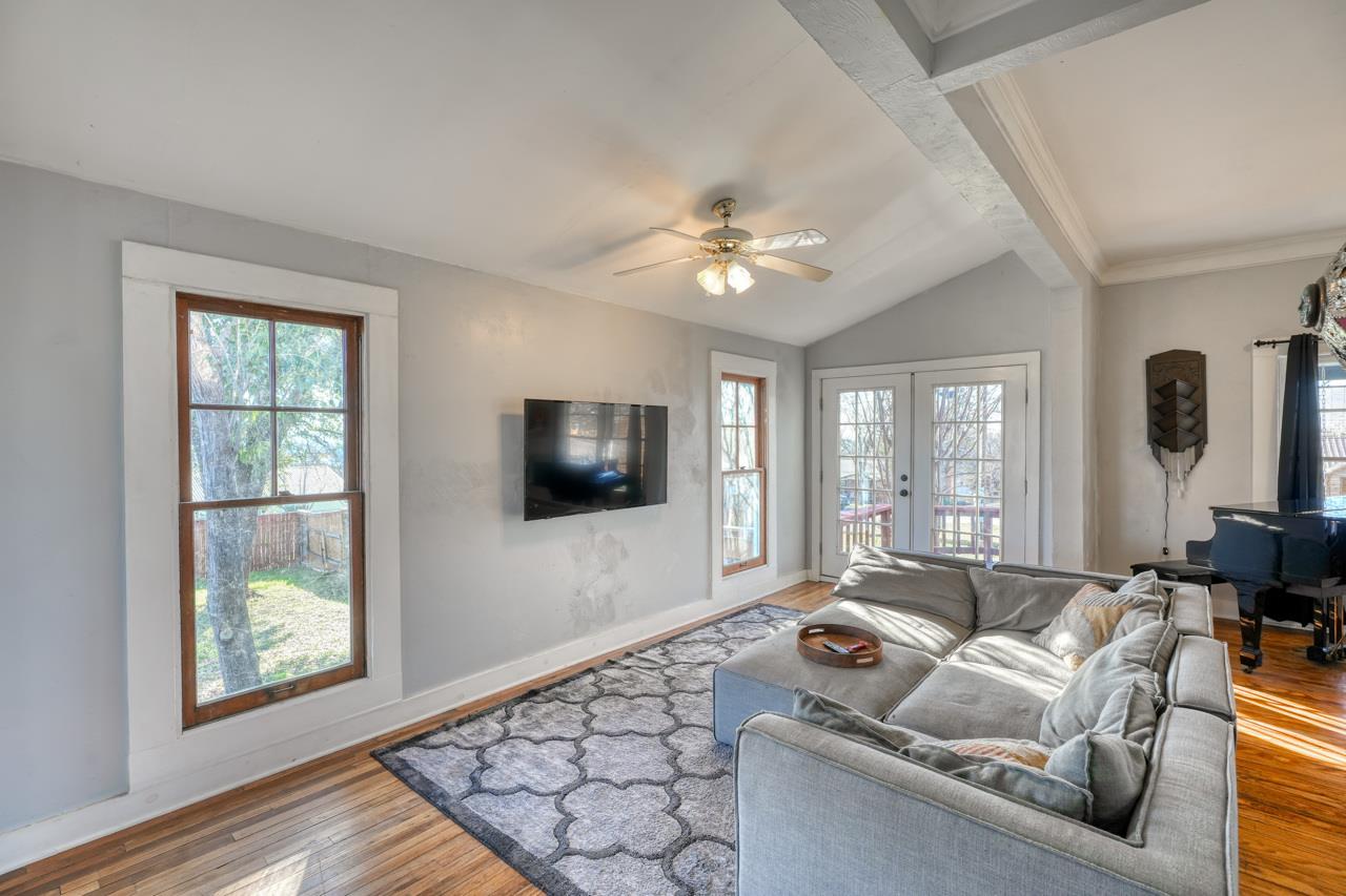 311 Avenue Ave E, Marble Falls, TX 78654