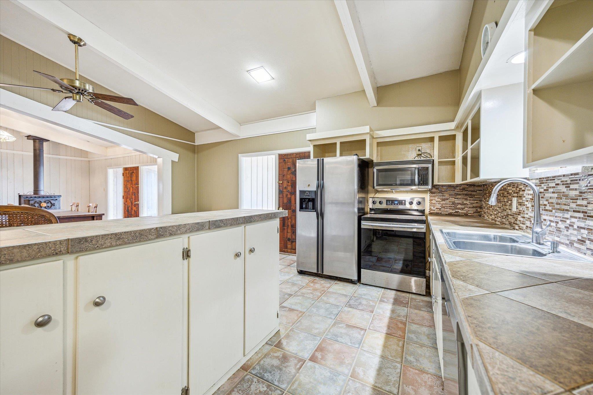 205 Lakewood Dr, Gatesville, TX 76528