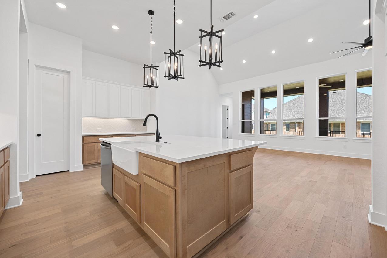 133 Cloverton Cres, Hutto, TX 78634