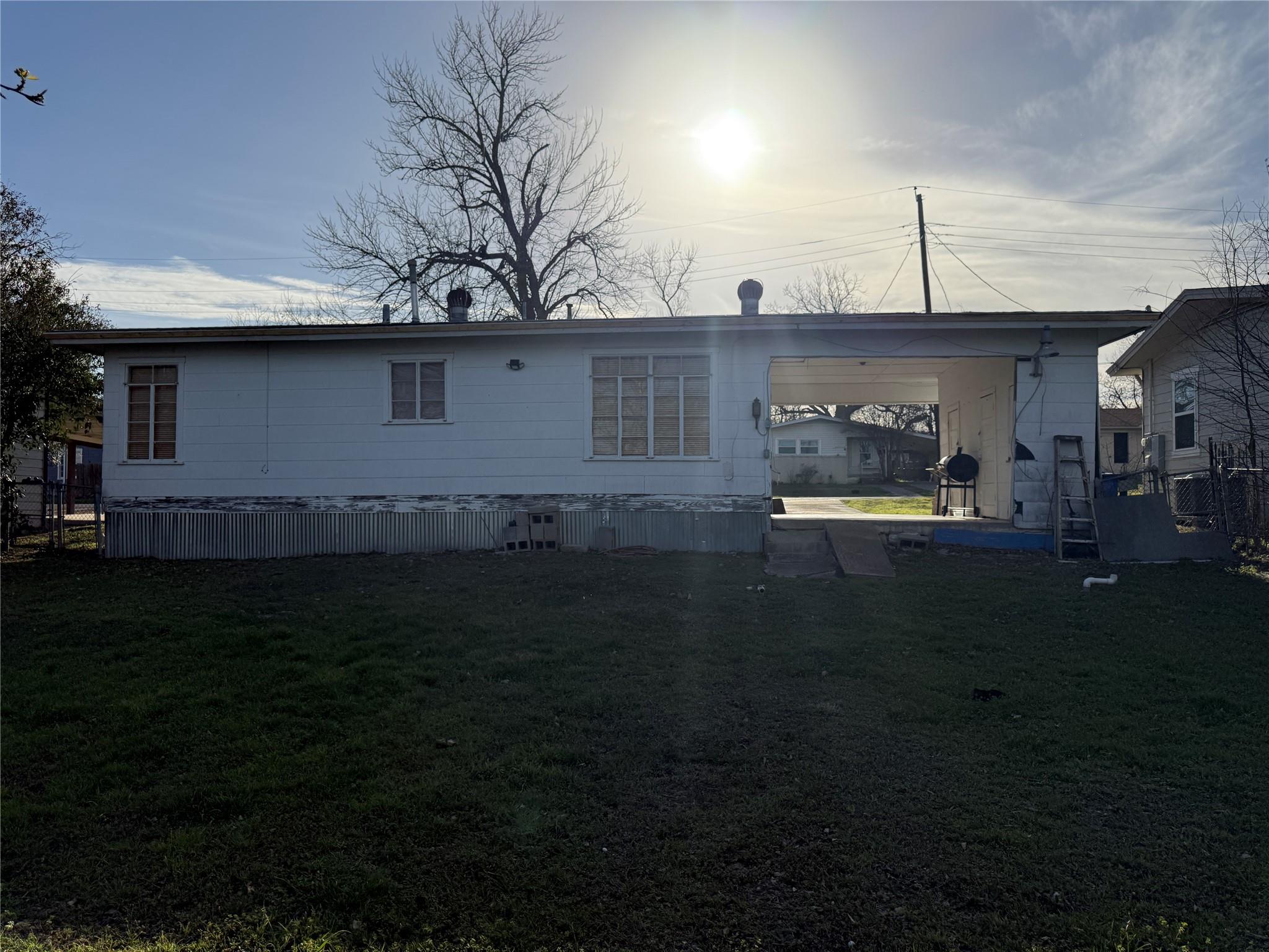 1804 Davis St, Taylor, TX 76574