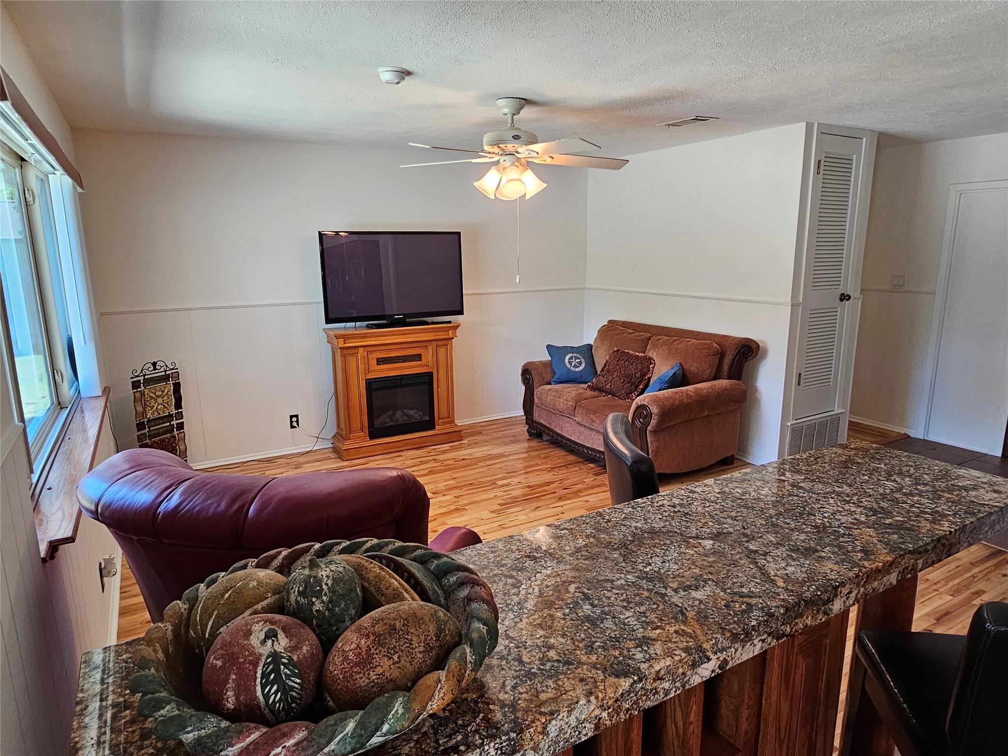 914 Hermitage Dr, Austin, TX 78753