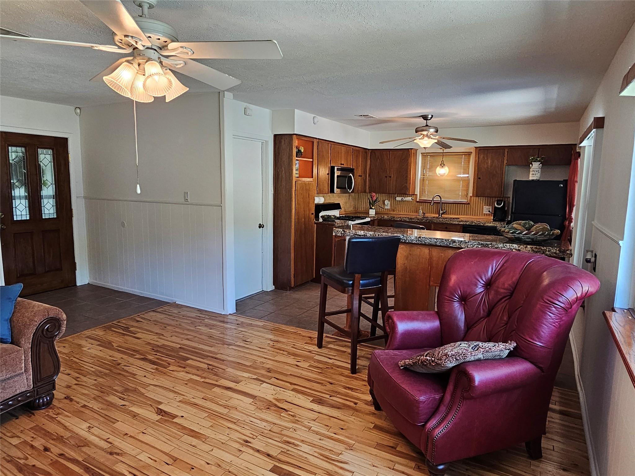 914 Hermitage Dr, Austin, TX 78753