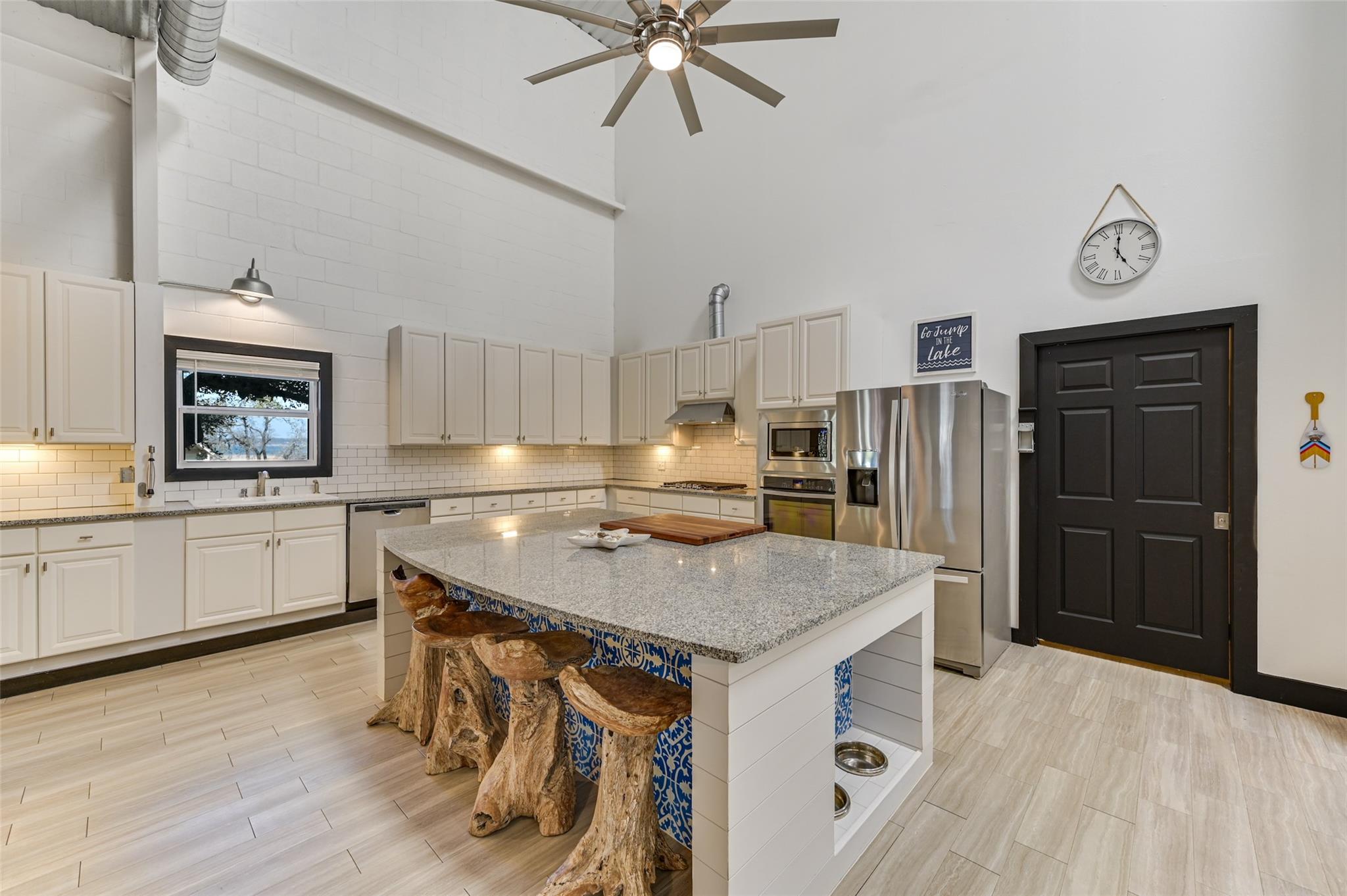 206 County Road 142, Burnet, TX 78611