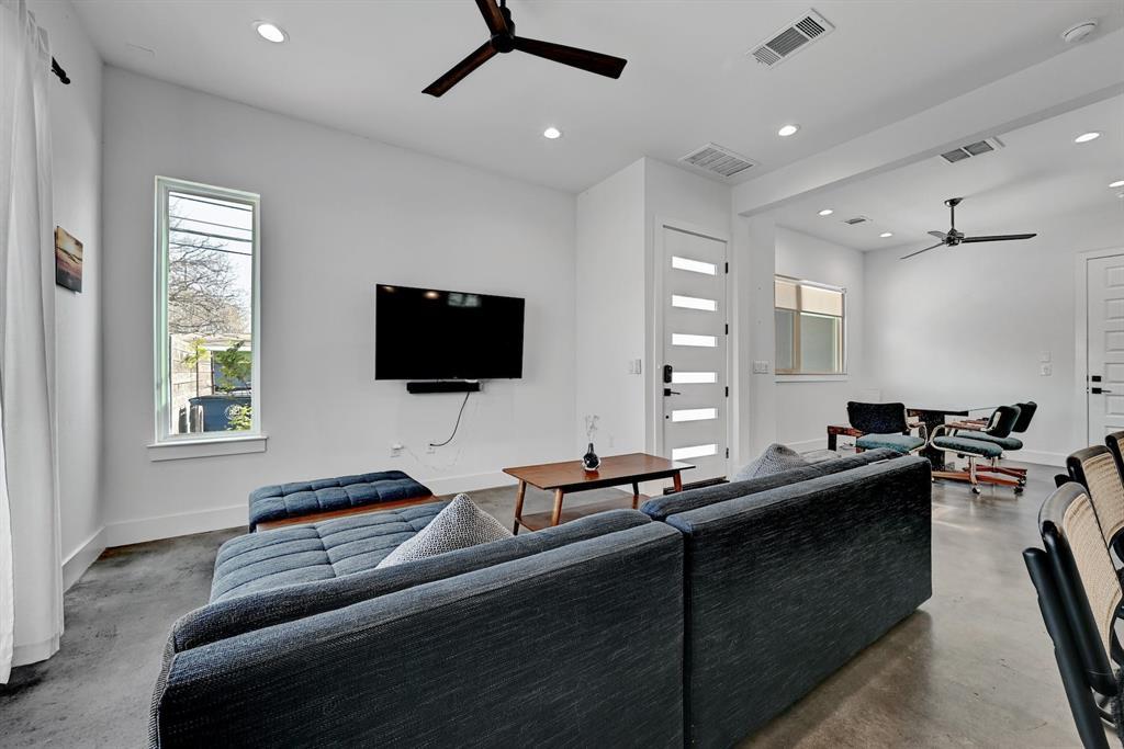 2812 E 4th St # 2, Austin, TX 78702
