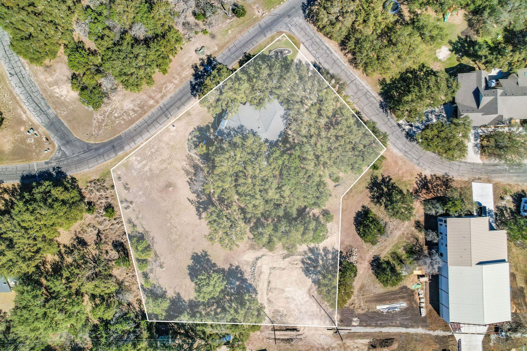 101 Bedford Dr, Spicewood, TX 78669