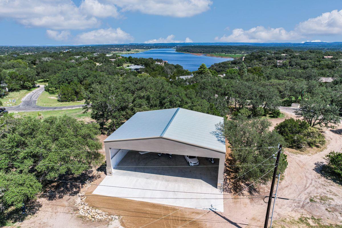 101 Bedford Dr, Spicewood, TX 78669