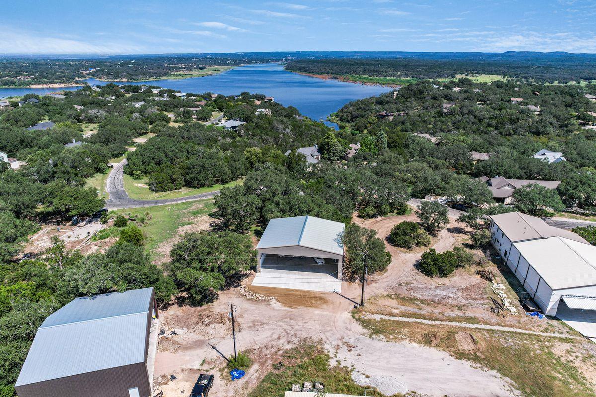 101 Bedford Dr, Spicewood, TX 78669