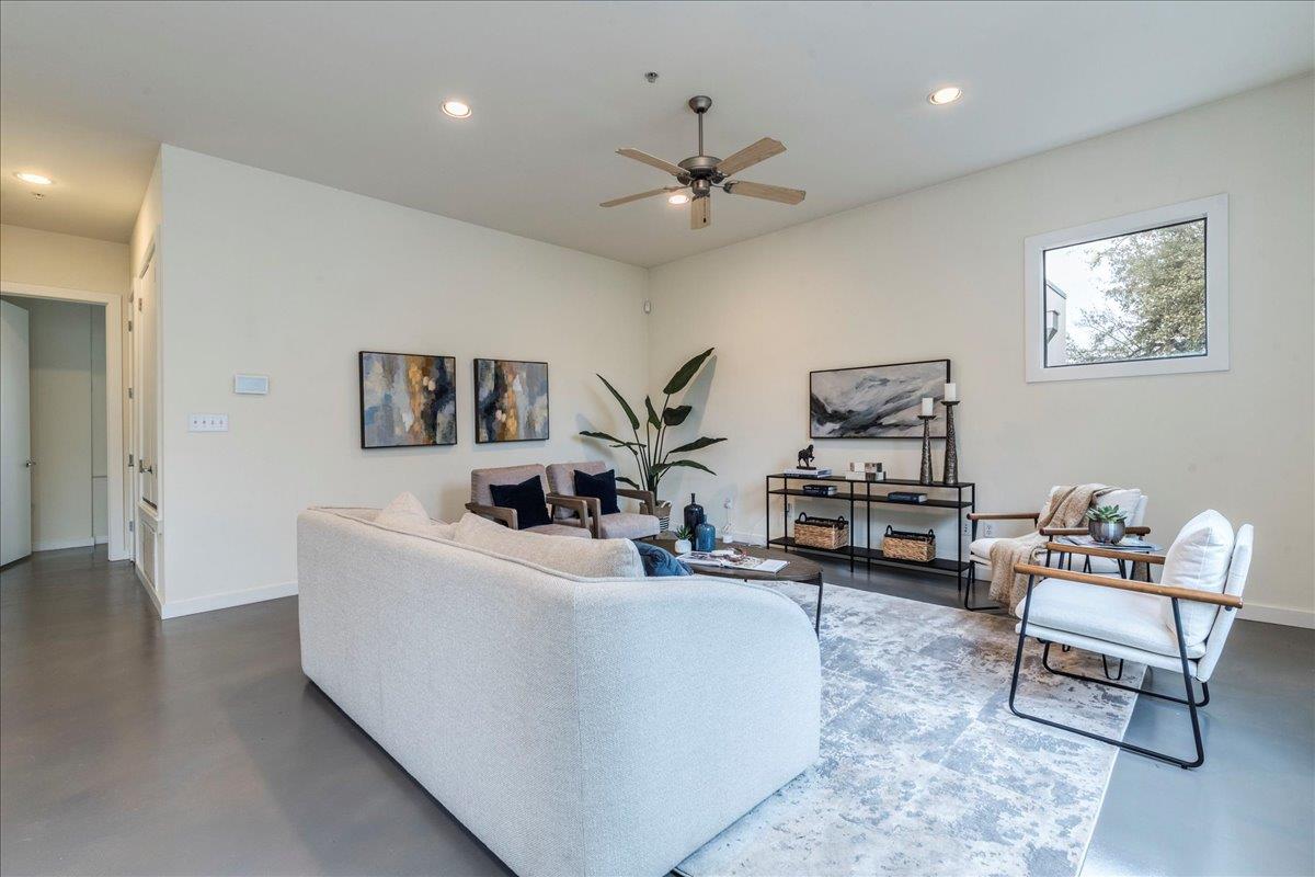 707 Cardinal Ln # E4, Austin, TX 78704