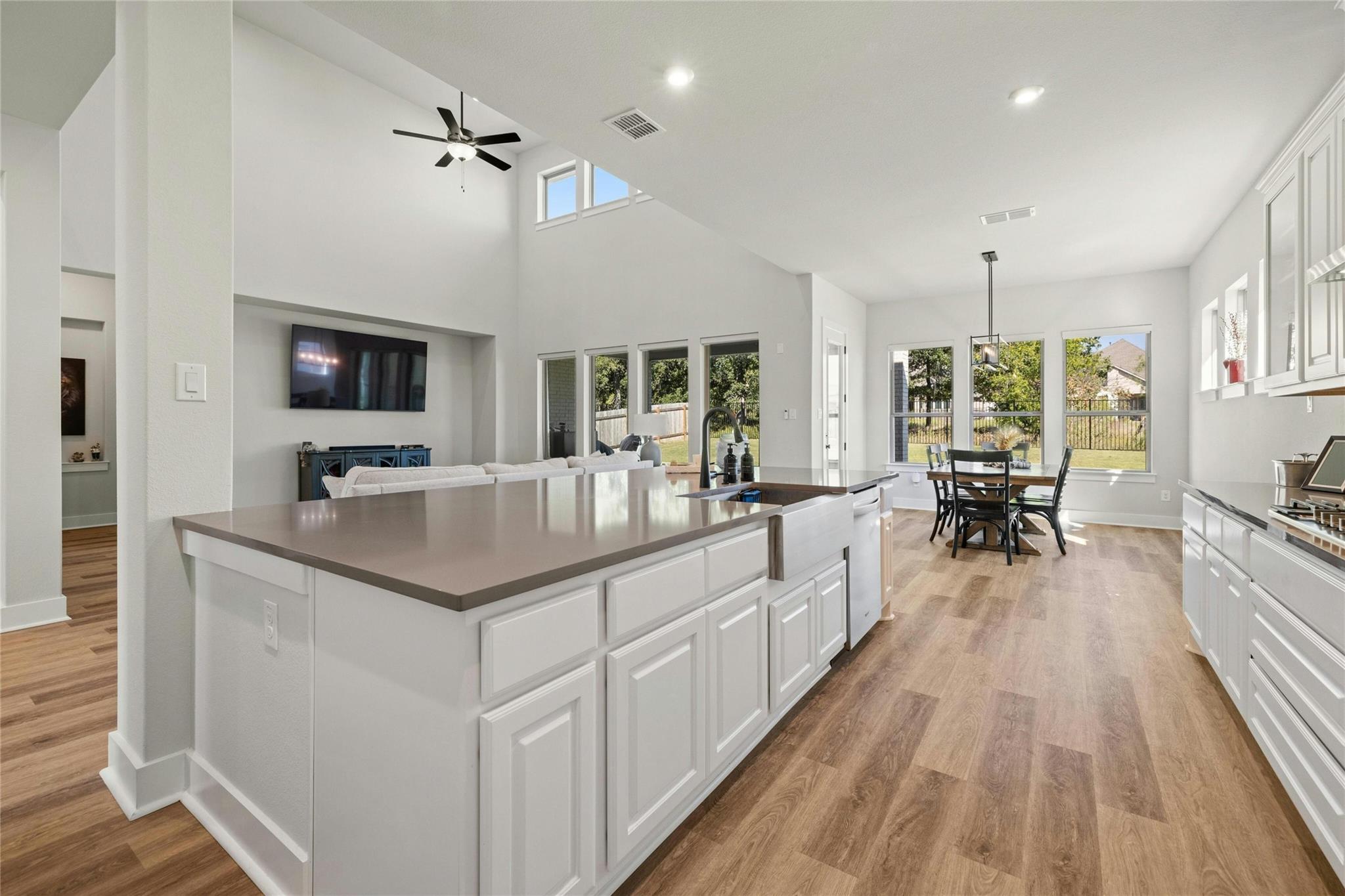 117 Peacevine Ln, Liberty Hill, TX 78642