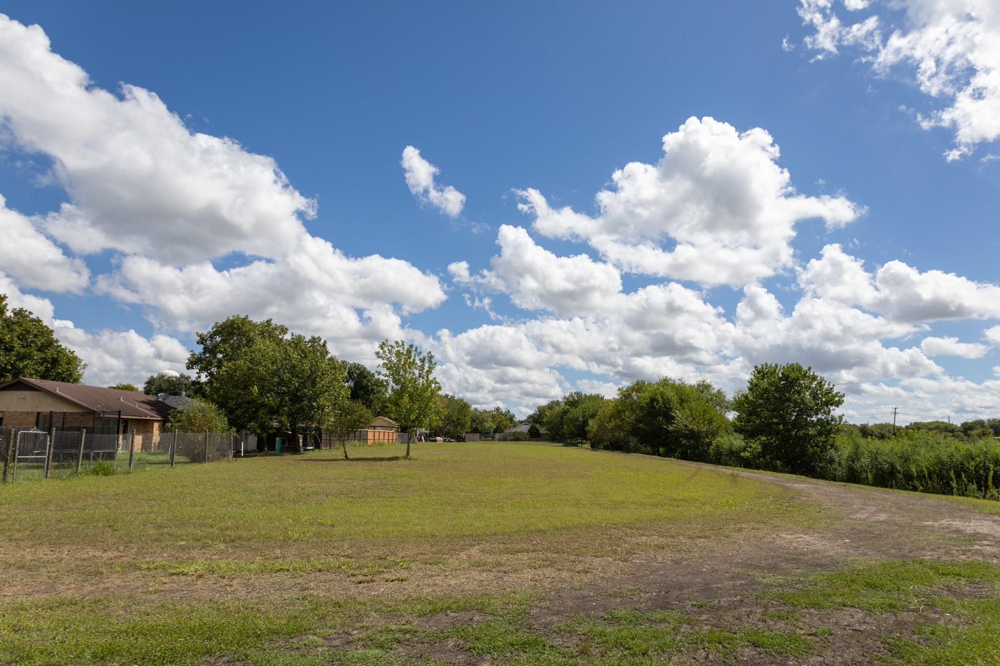 1508 Pendergrass St, Lockhart, TX 78644