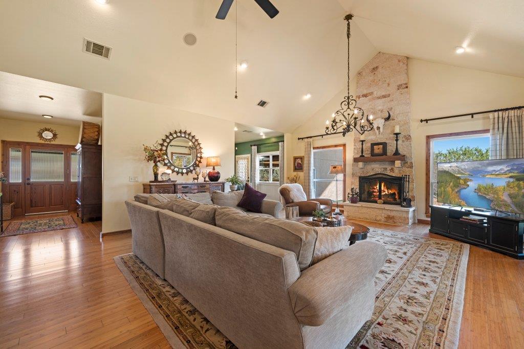 309 Ridge Oak Dr, Wimberley, TX 78676