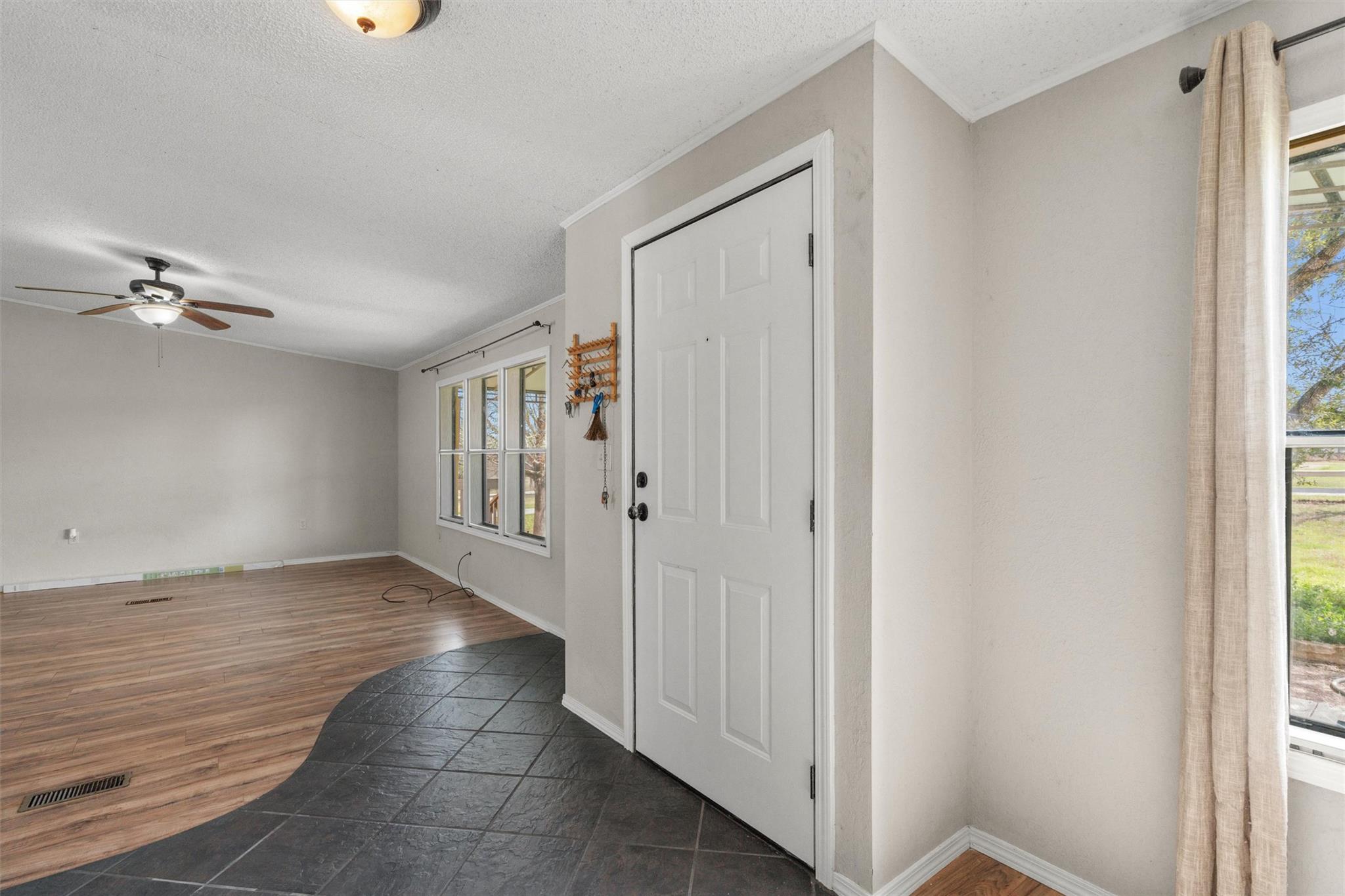 172 Hershal Ln, Cedar Creek, TX 78612