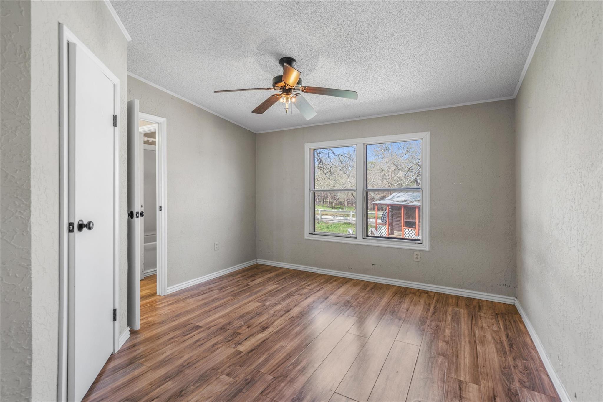 172 Hershal Ln, Cedar Creek, TX 78612