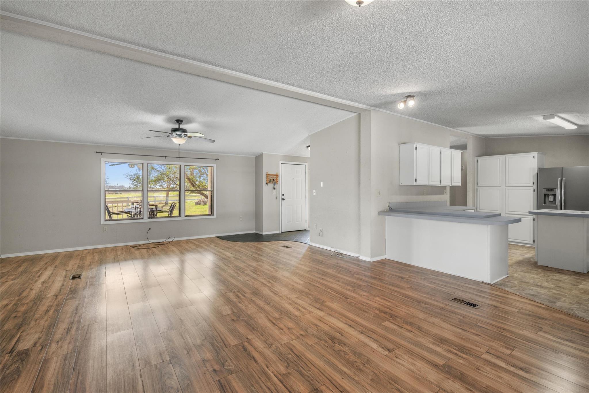 172 Hershal Ln, Cedar Creek, TX 78612