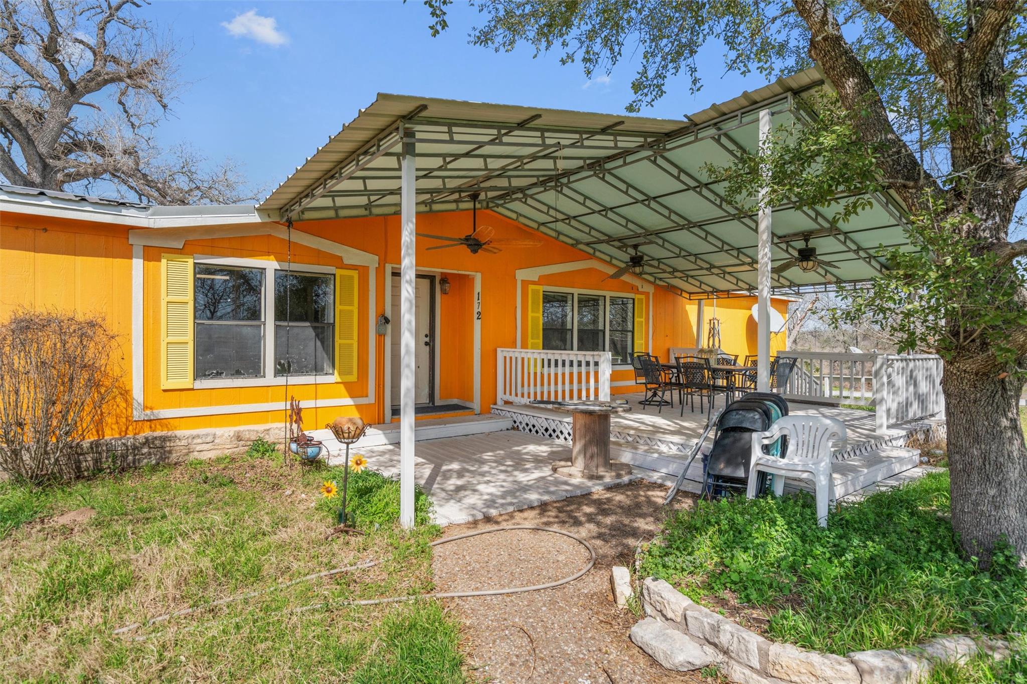 172 Hershal Ln, Cedar Creek, TX 78612