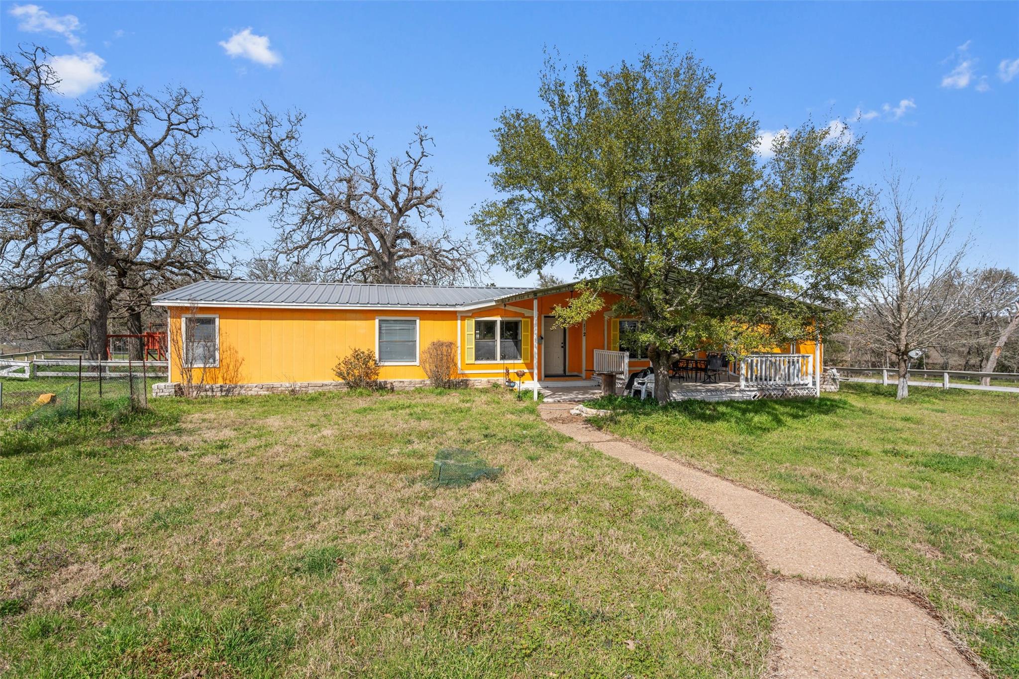 172 Hershal Ln, Cedar Creek, TX 78612