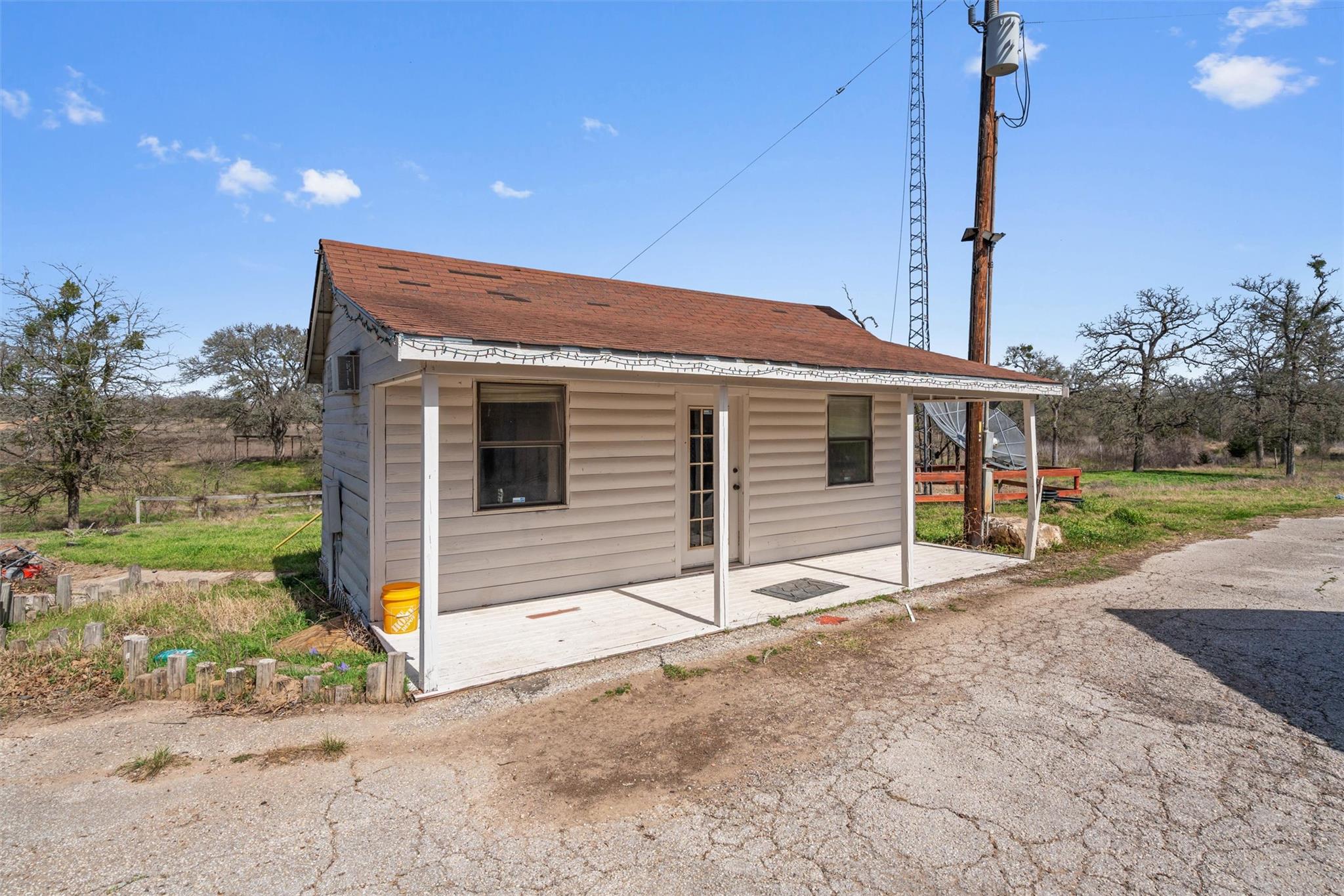 172 Hershal Ln, Cedar Creek, TX 78612