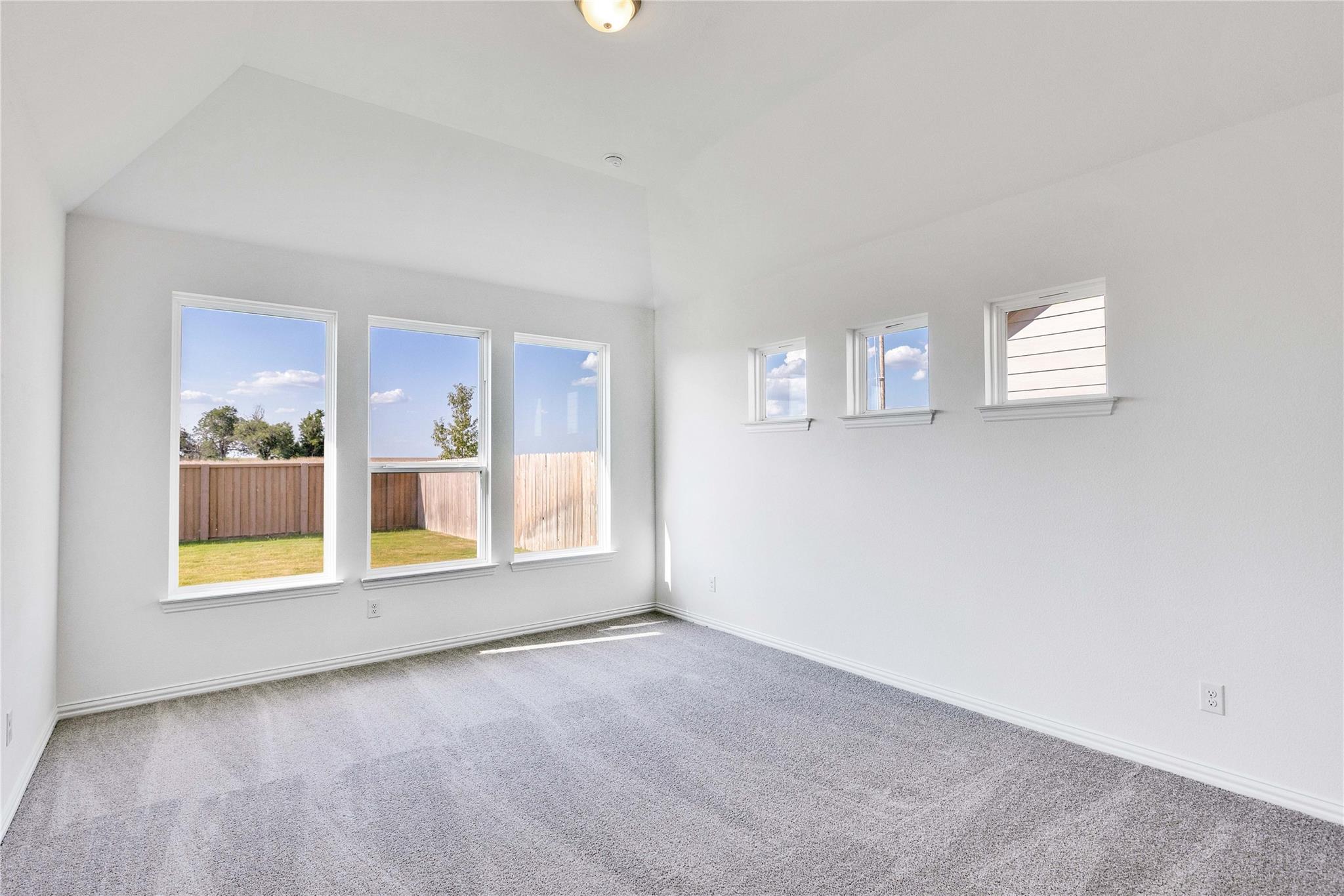 513 Teasley Dr, Taylor, TX 76574