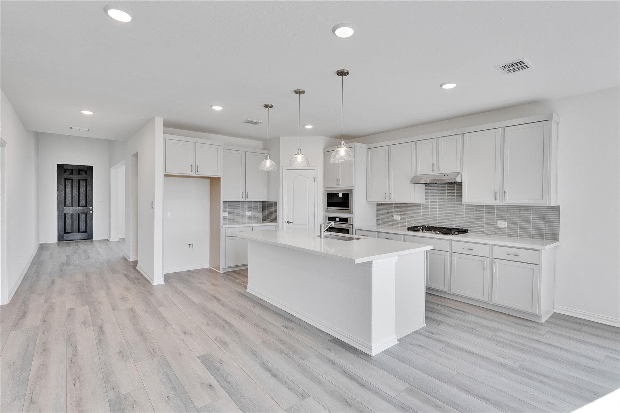 513 Teasley Dr, Taylor, TX 76574