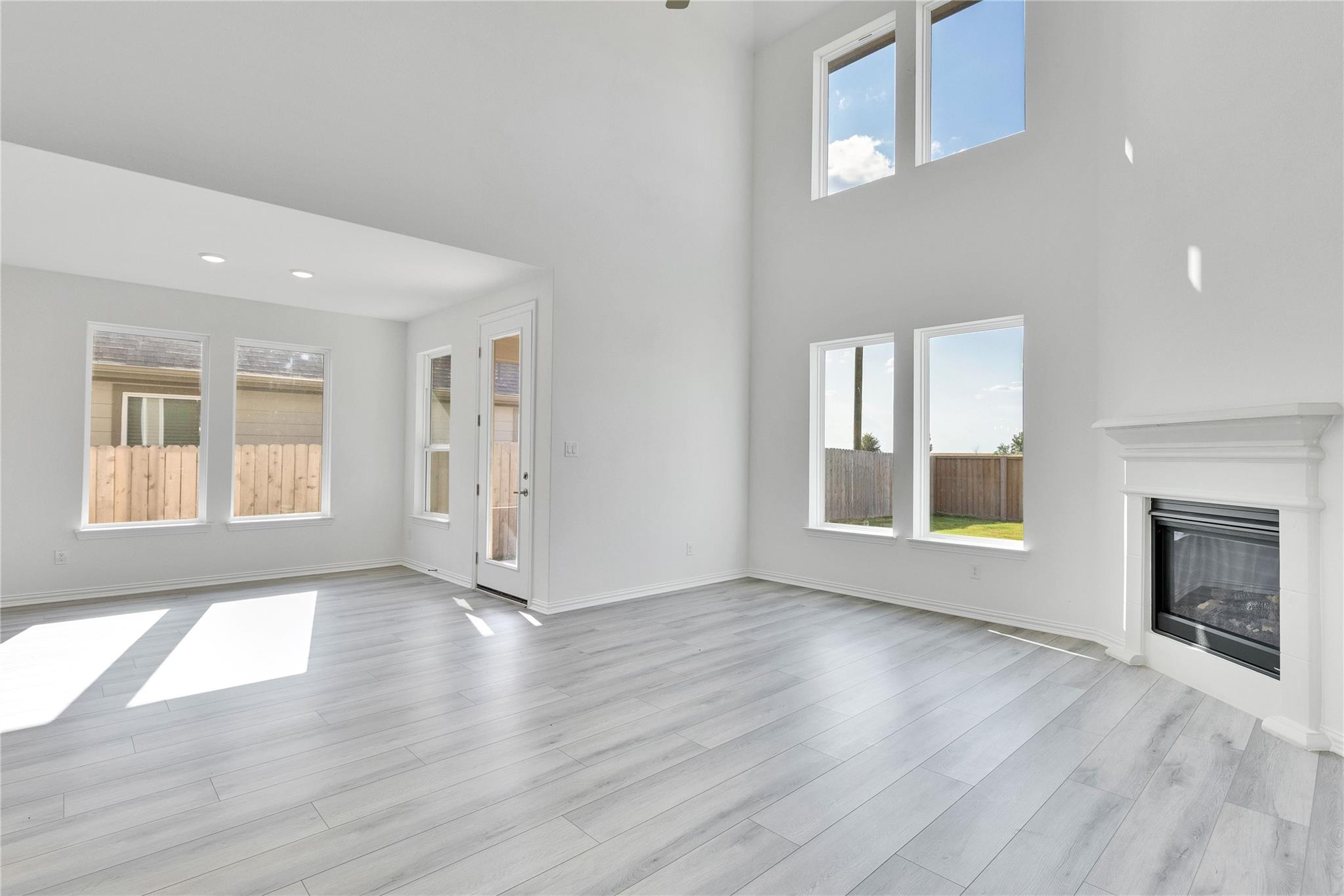 513 Teasley Dr, Taylor, TX 76574