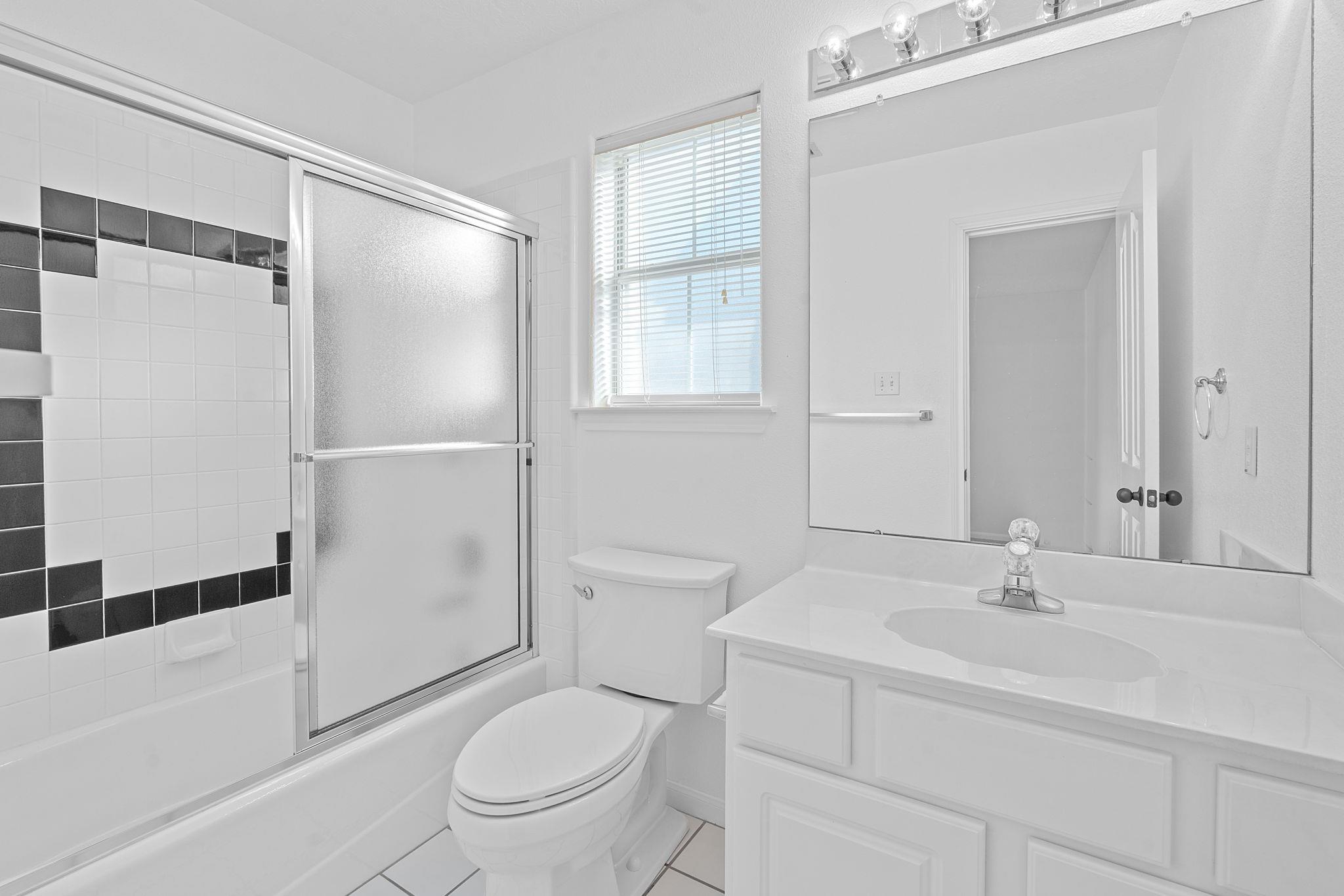 20531 Highland Lake Dr, Lago Vista, TX 78645