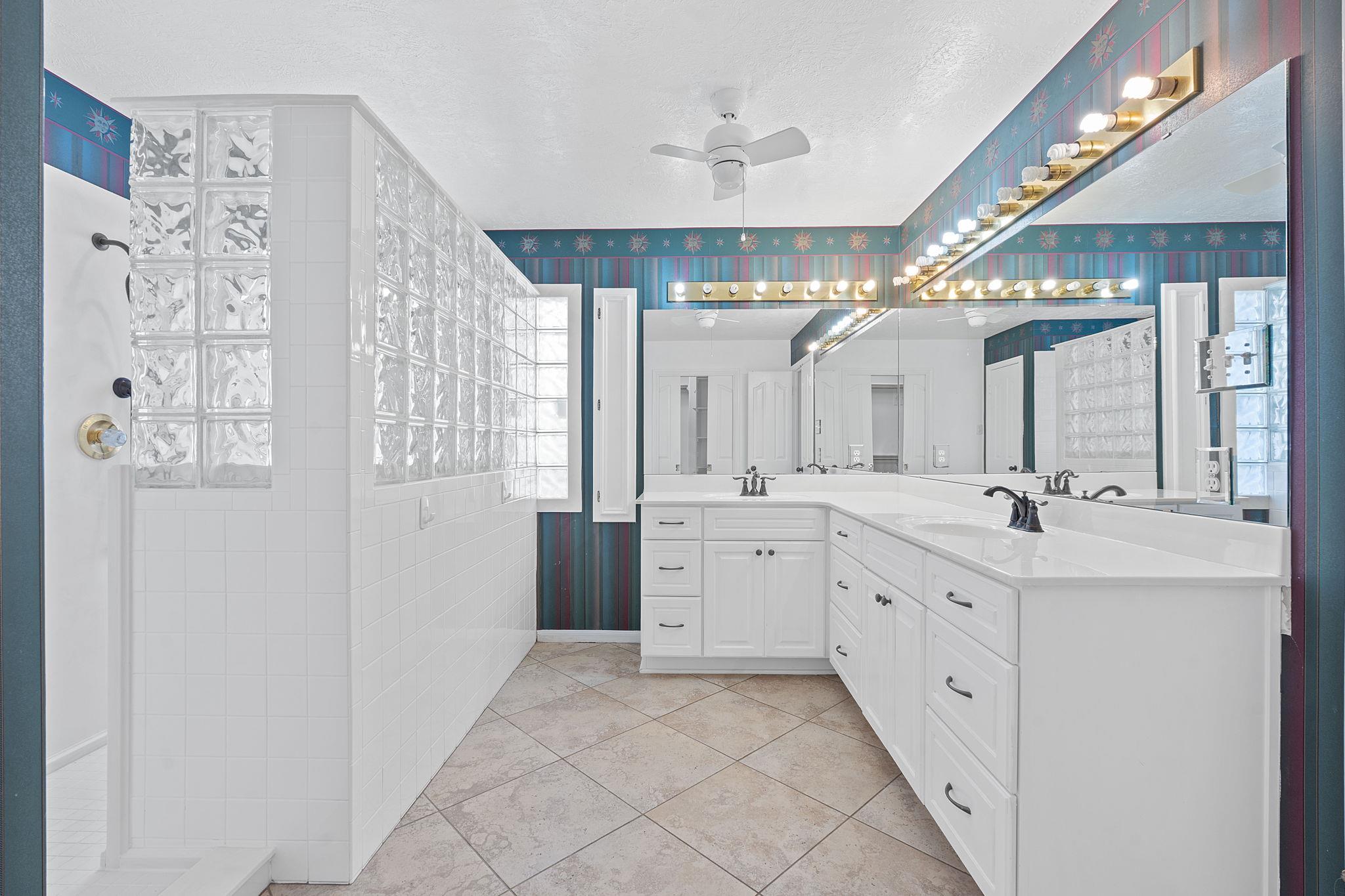 20531 Highland Lake Dr, Lago Vista, TX 78645