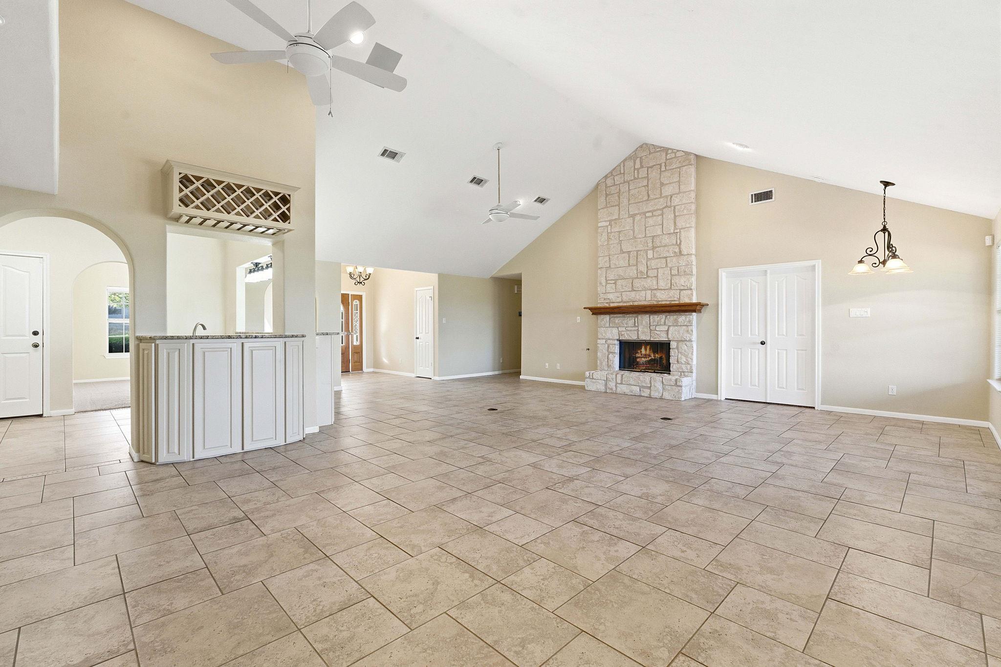 20531 Highland Lake Dr, Lago Vista, TX 78645