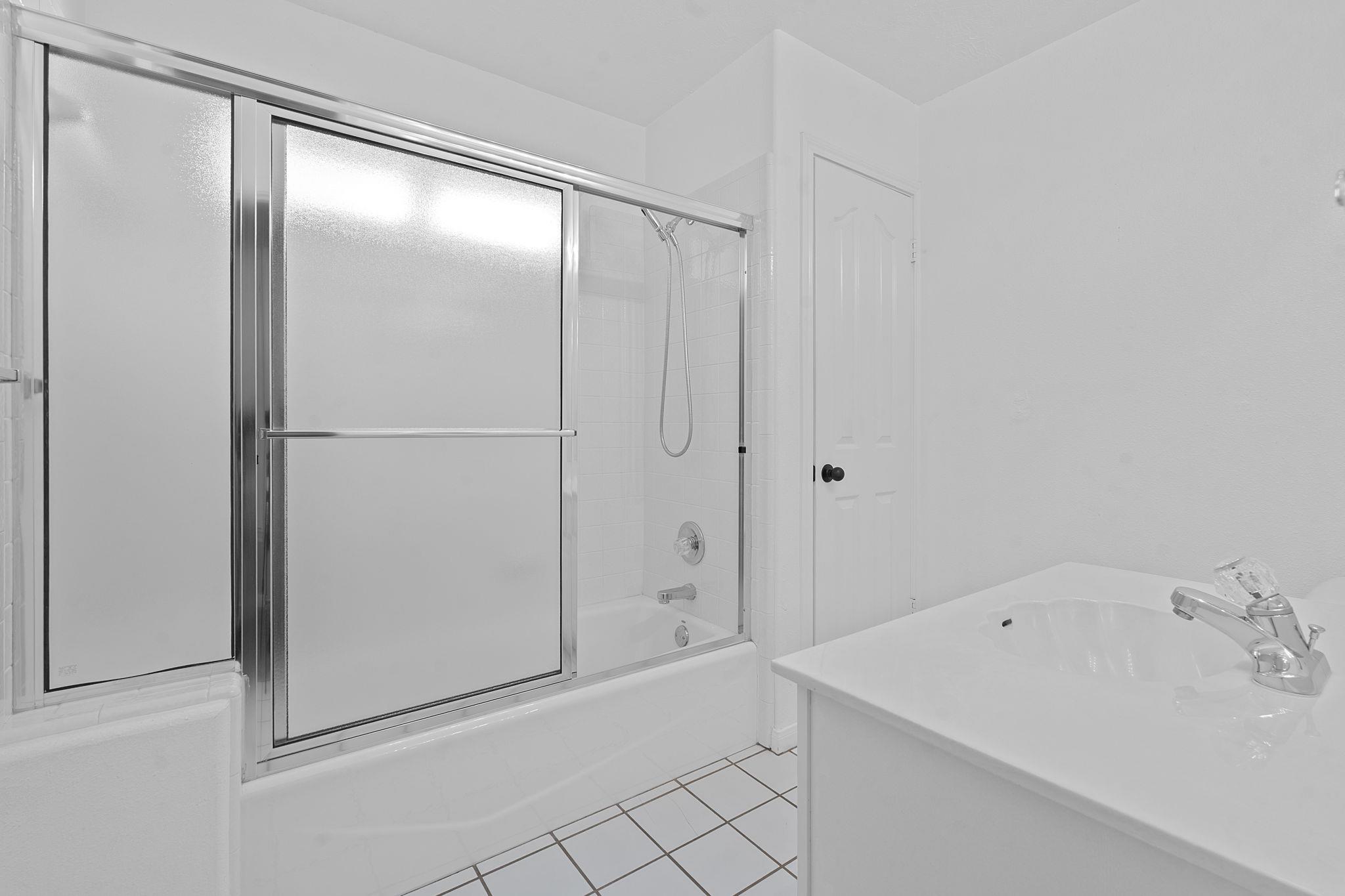 20531 Highland Lake Dr, Lago Vista, TX 78645