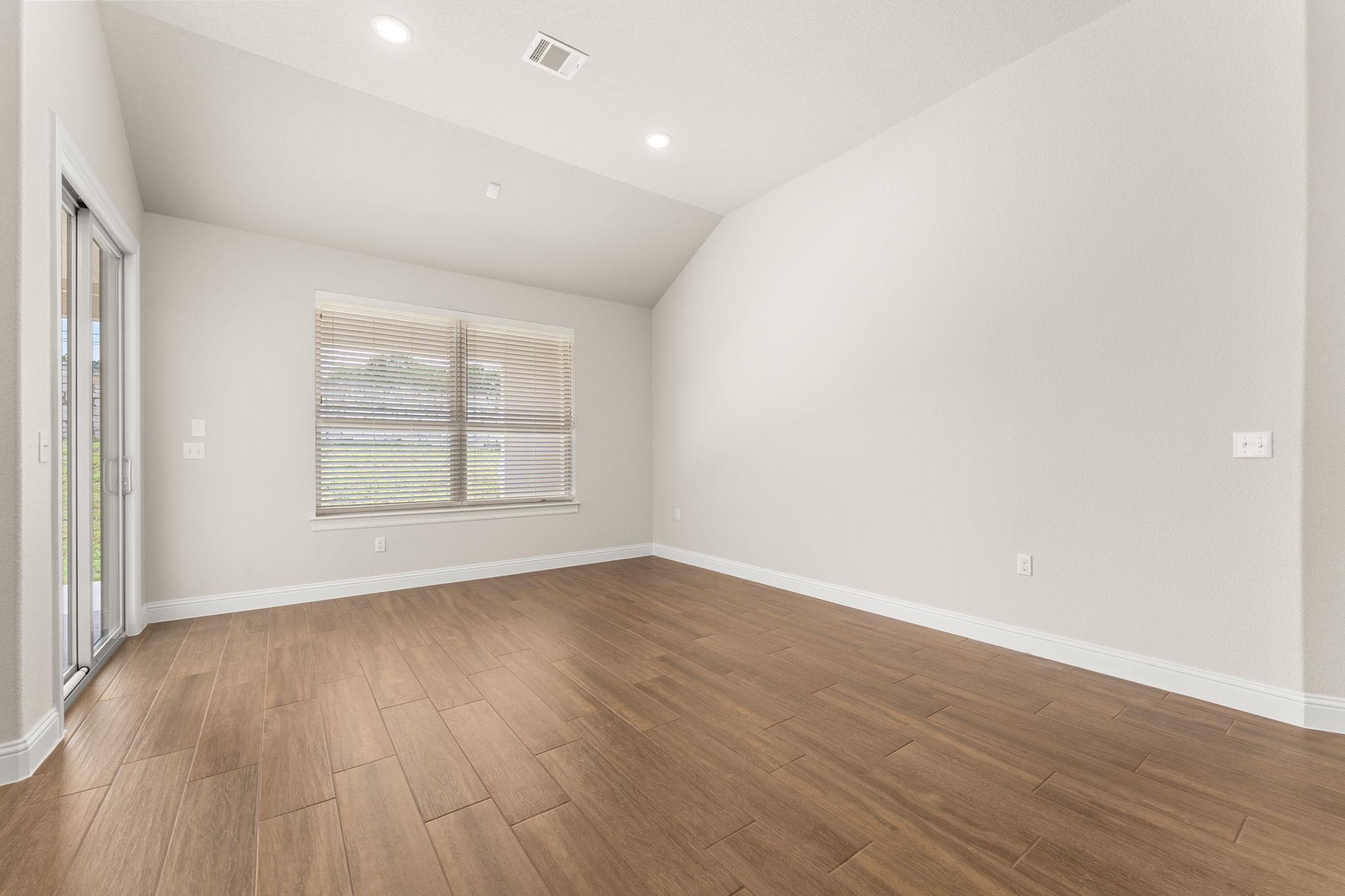 216 Gulfton St, Lakeway, TX 78738