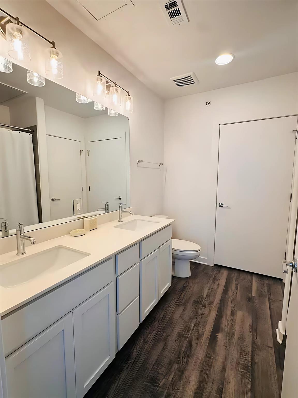 680 Naumann DR # APT, Leander, TX 78641