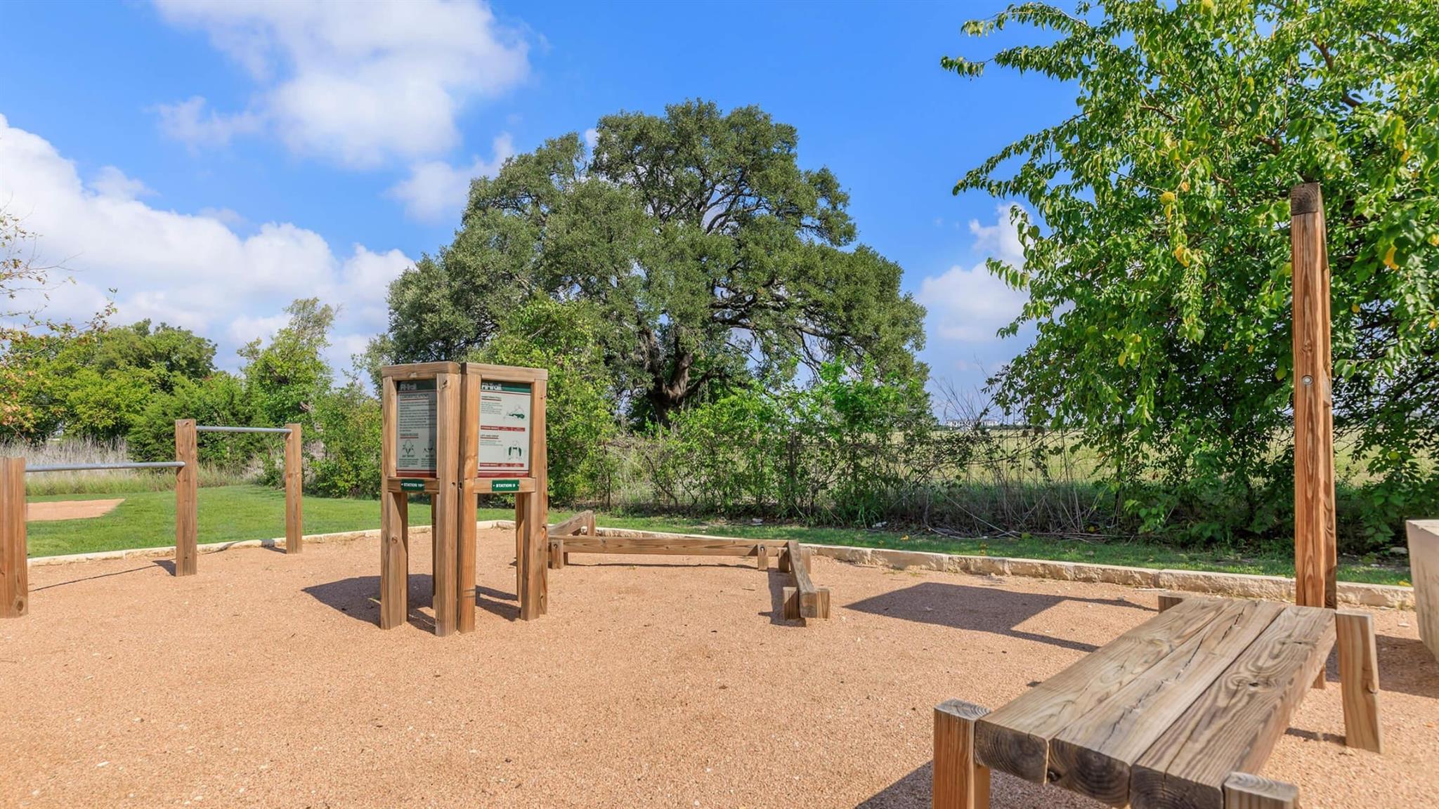 680 Naumann DR # APT, Leander, TX 78641