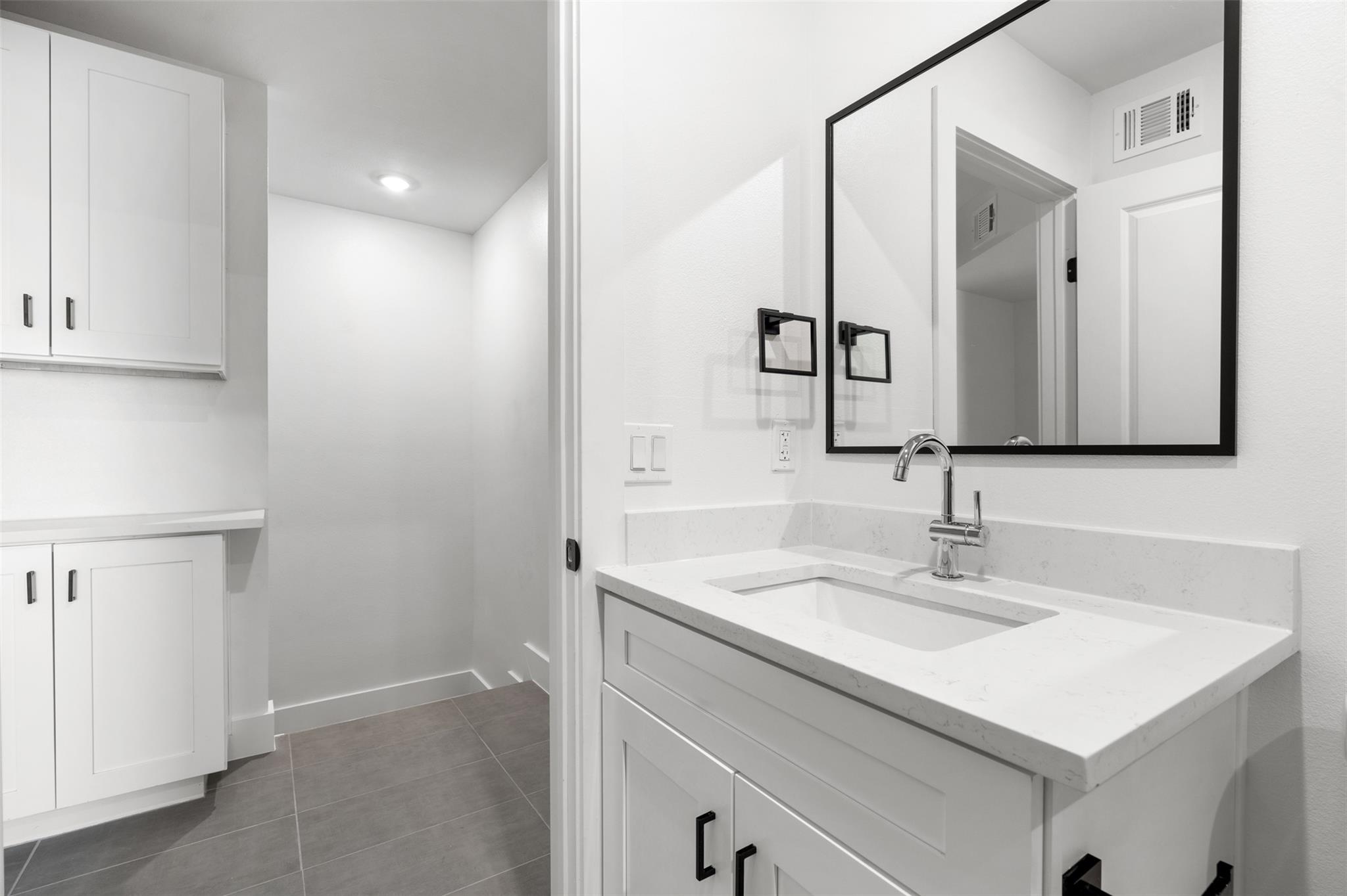 704 W 21st St # 304, Austin, TX 78705