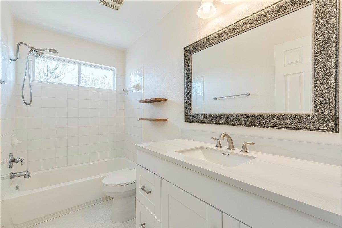 124 Lava Bed Dr, Pflugerville, TX 78660