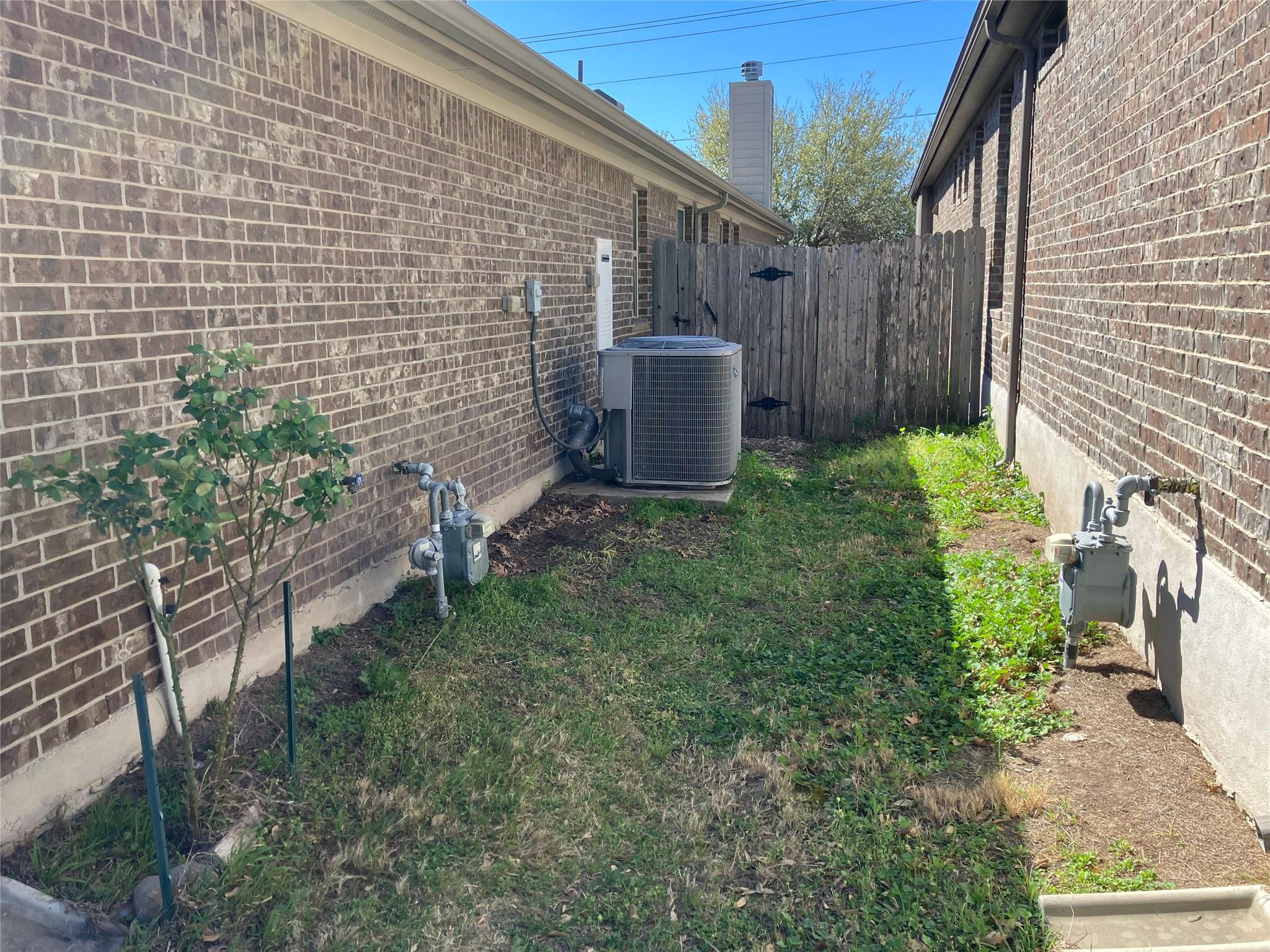 392 Still Hollow Crk, Buda, TX 78610