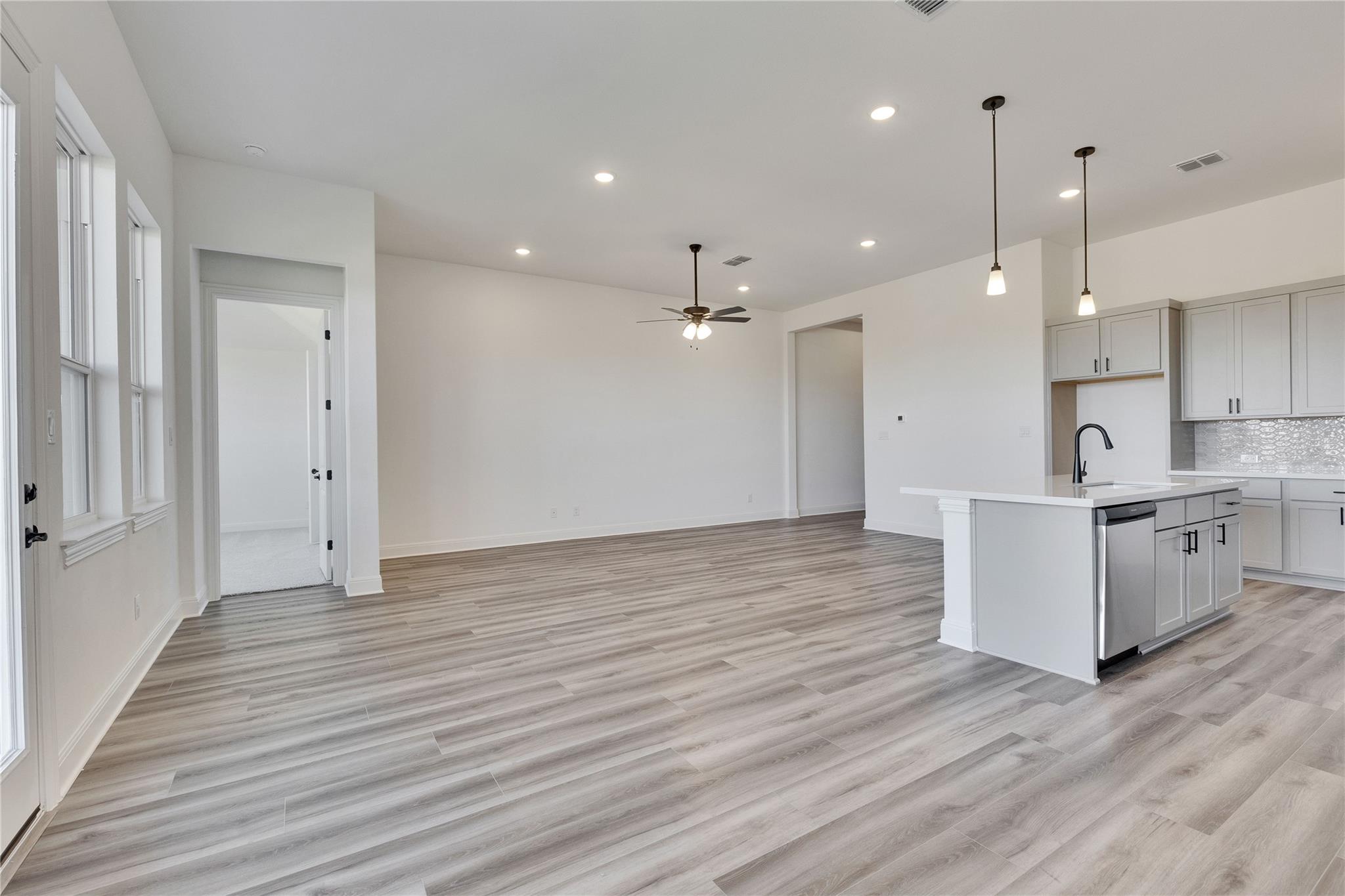119 Greinert Dr, Taylor, TX 76574