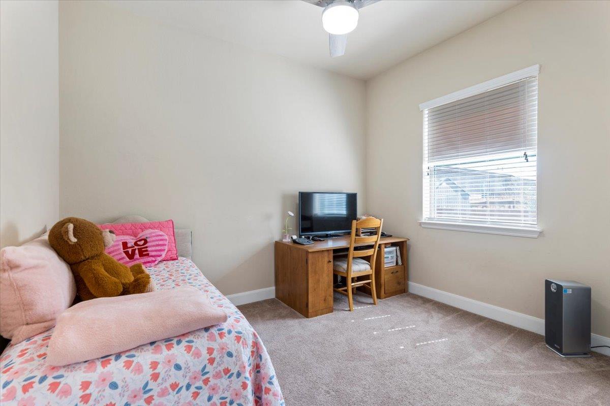 702 Old Settlers Dr, San Marcos, TX 78666