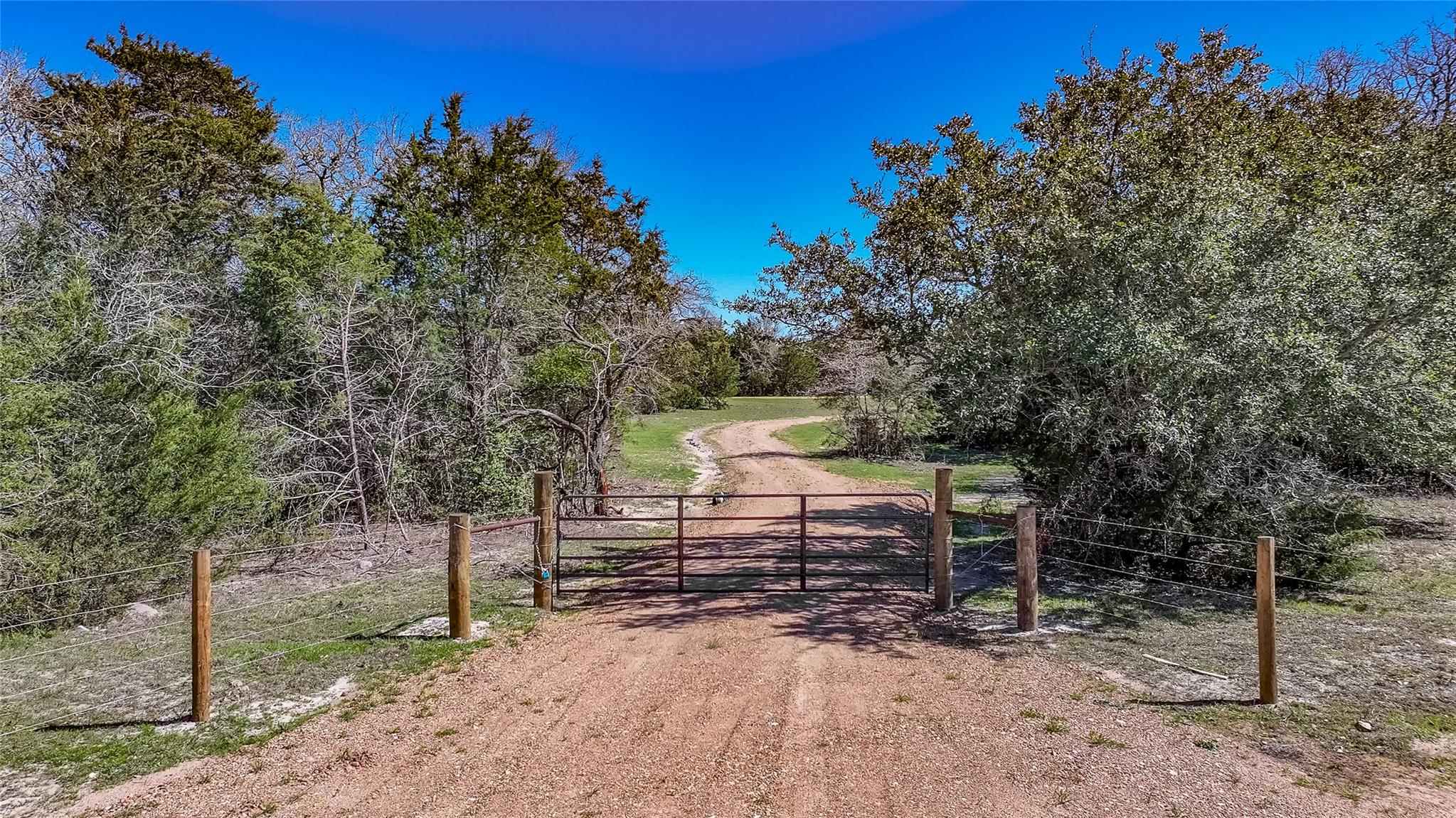 3817 FM 154 Rd, Muldoon, TX 78949