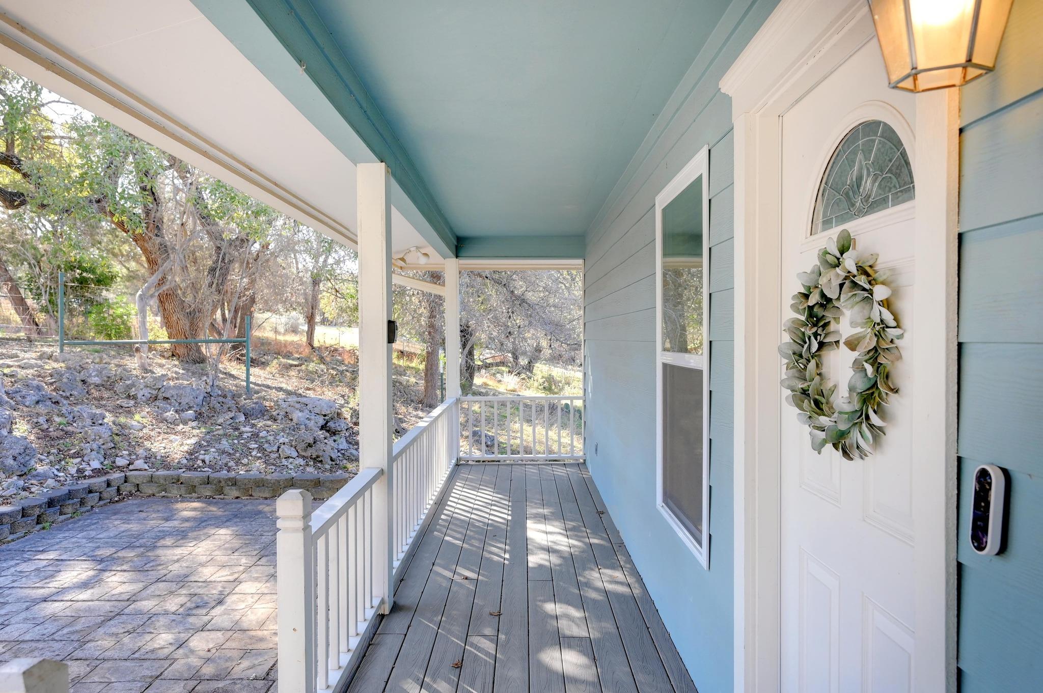 2106 Lakeshore Dr, Canyon Lake, TX 78133
