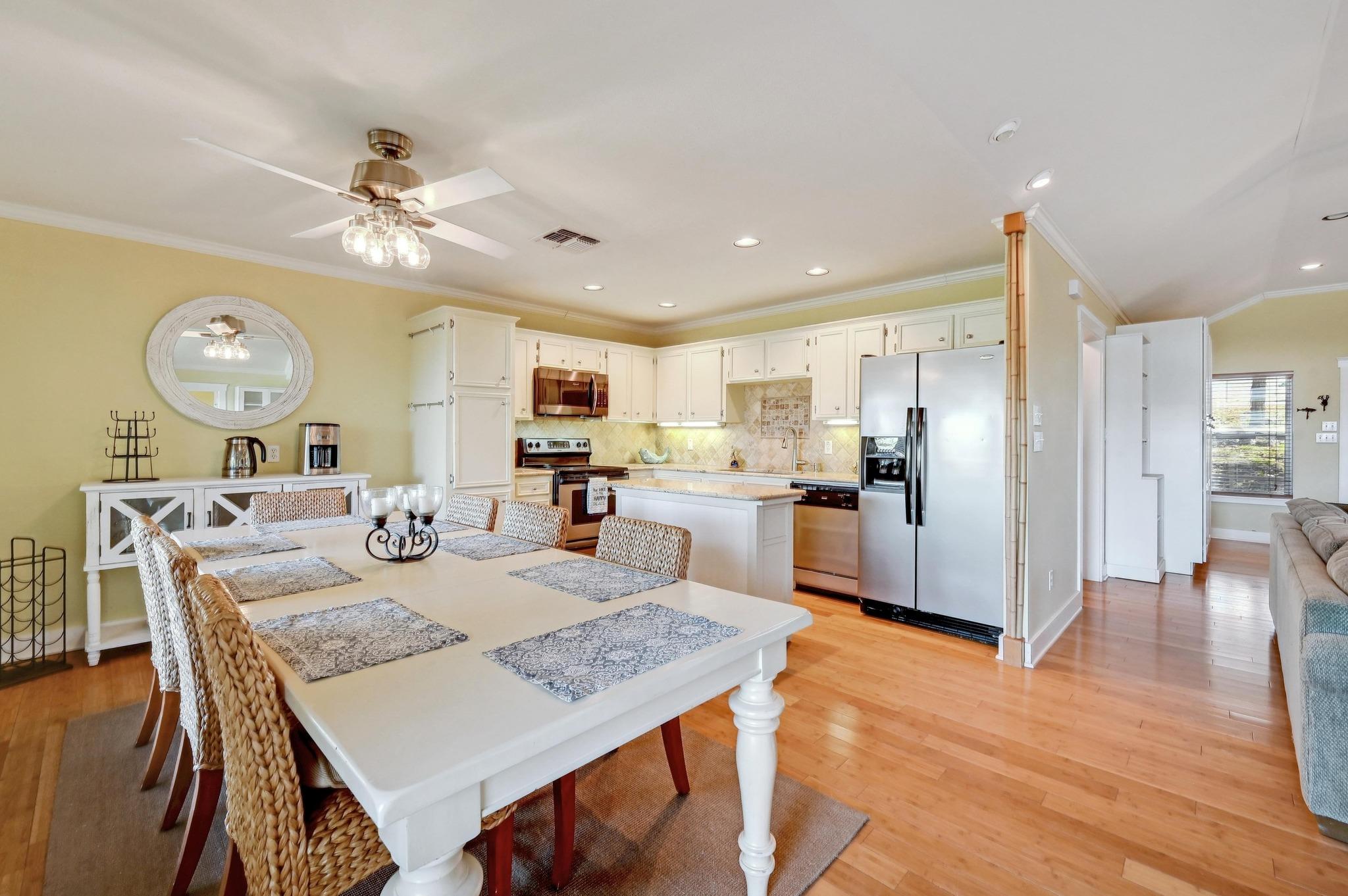 2106 Lakeshore Dr, Canyon Lake, TX 78133