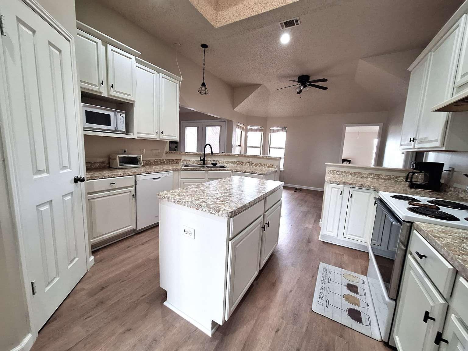 107 Patricia Rd, Georgetown, TX 78628