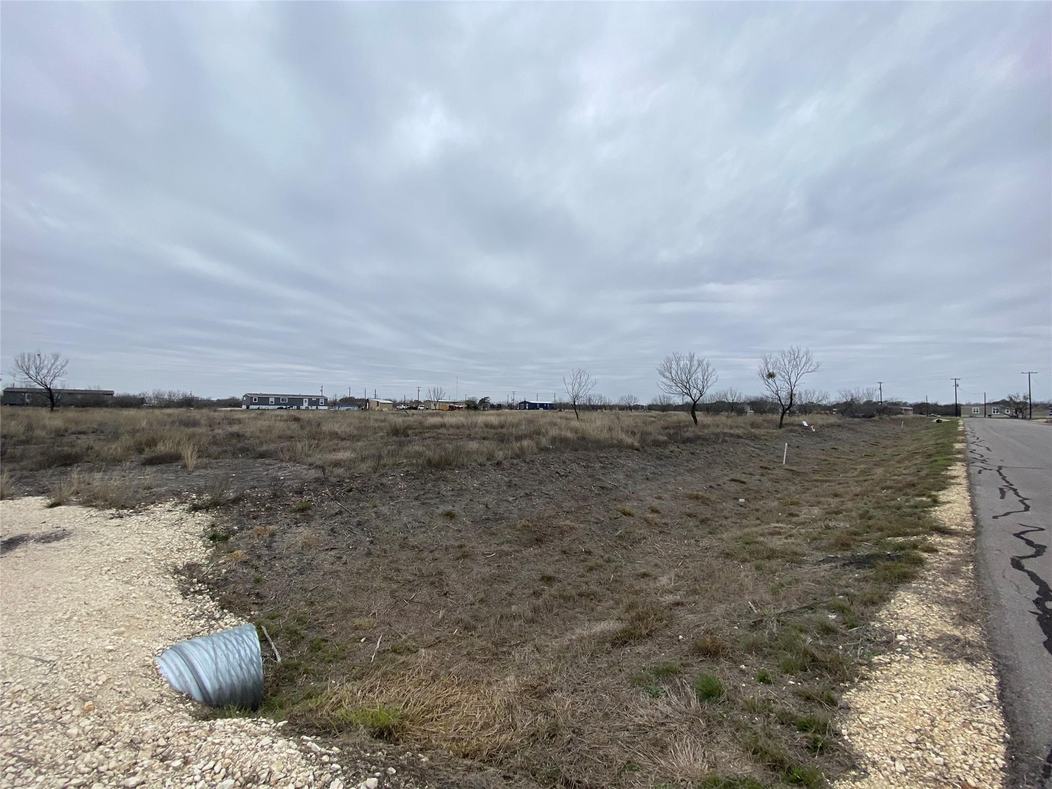 316 Lobo Loop, Hondo, TX 78861